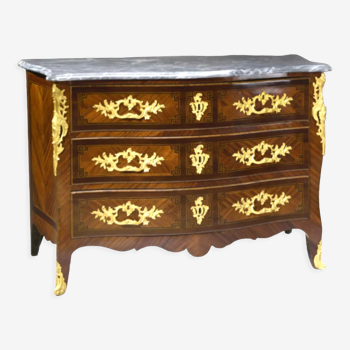 Commode d’epoque Louis XV en bois de violette.garniture de bronze