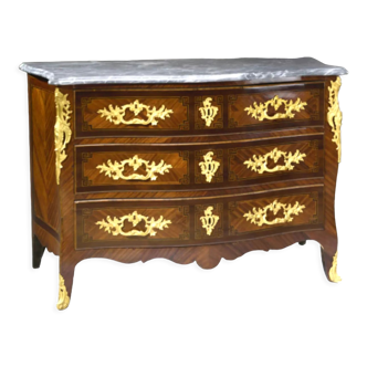 Commode d’epoque Louis XV en bois de violette.garniture de bronze