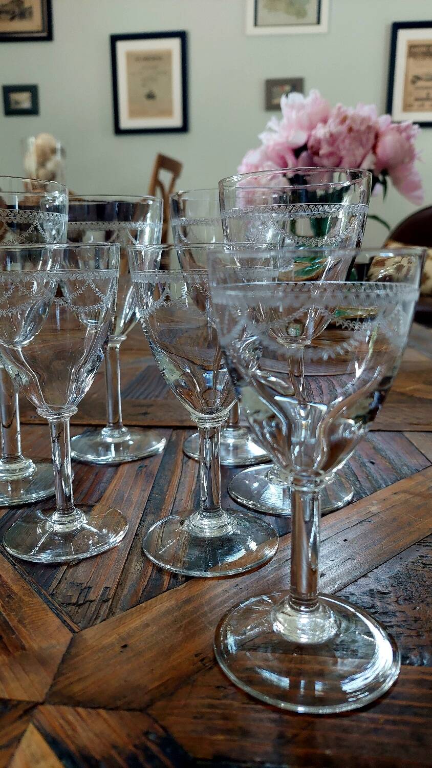 Lot de 8 verres en cristal gravé – Style Louis XVI