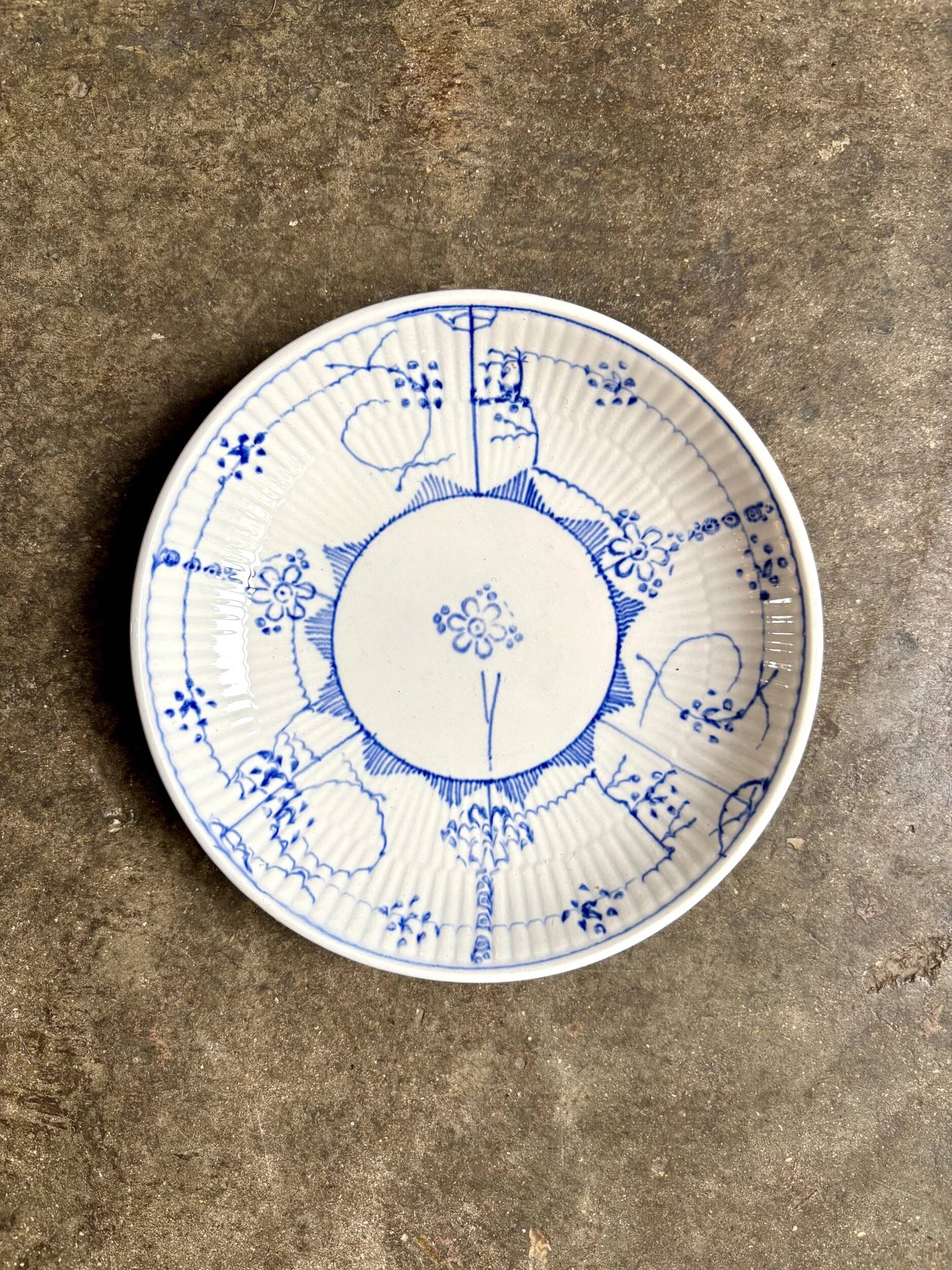 Bowl, bread plate Sarreguemines, "Copenhagen" service in blue earthenware.