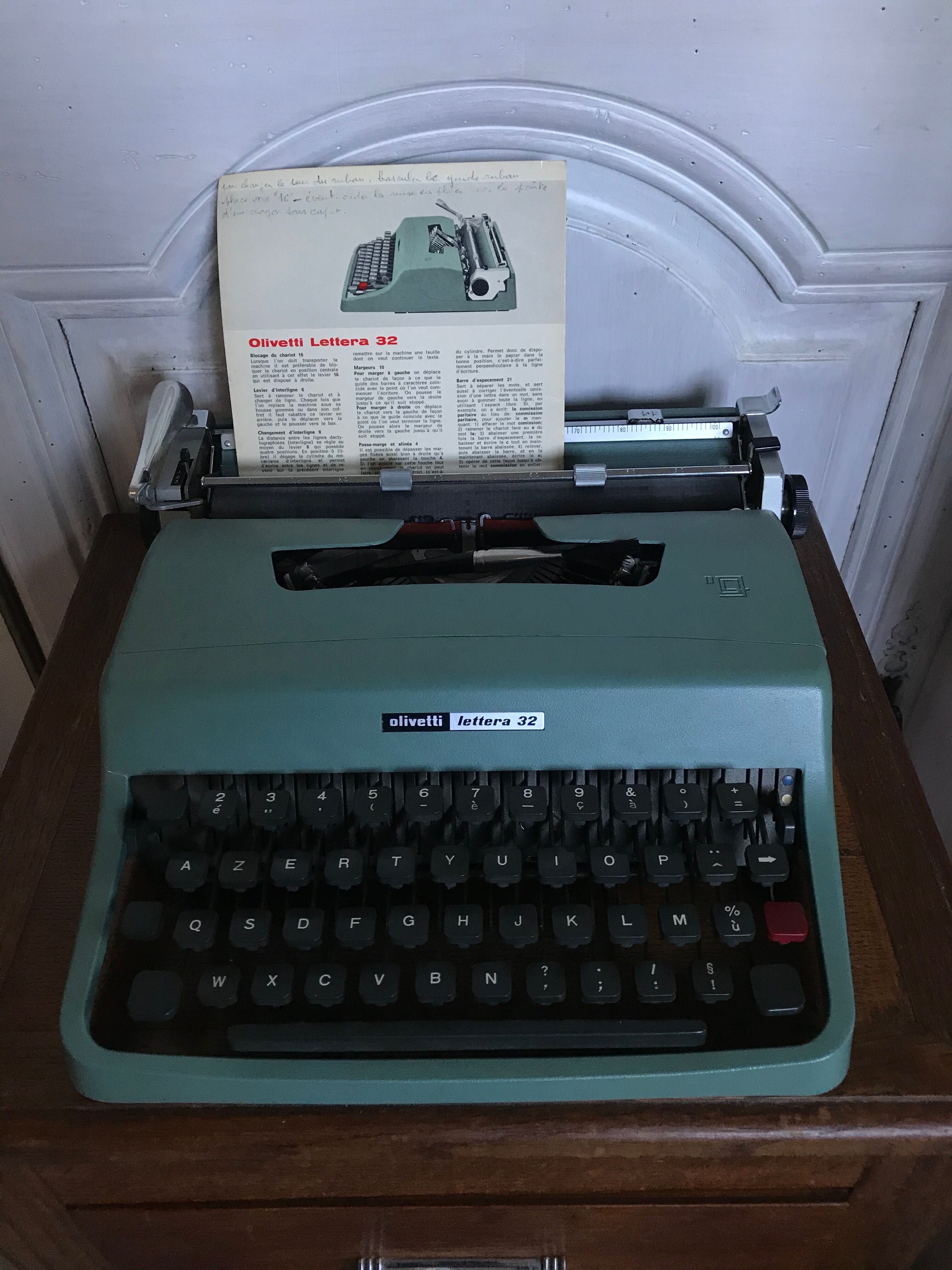 Olivetti Lettera 32 Typewriter