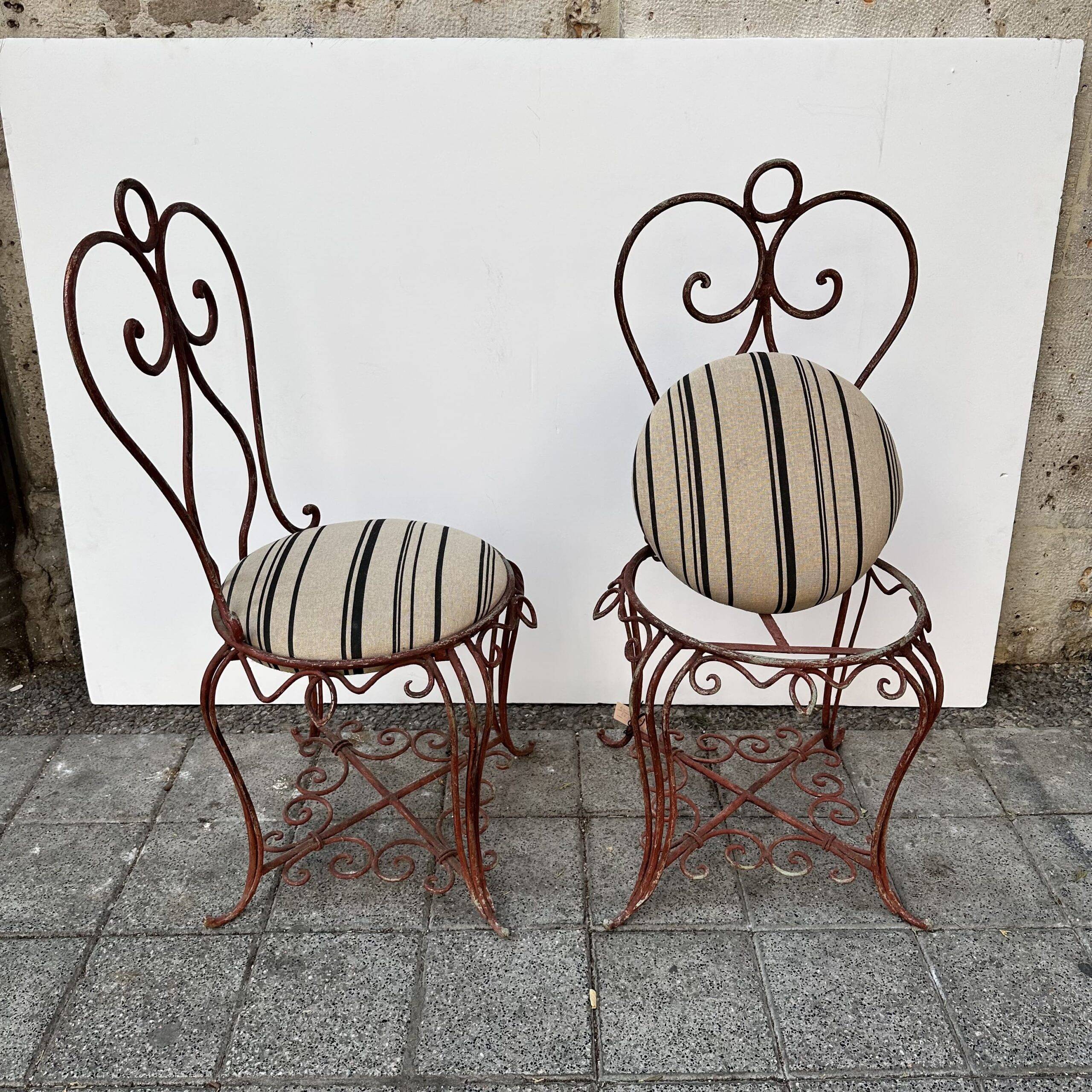 Pair of wrought iron chairs, Art Nouveau, early 20th century – France