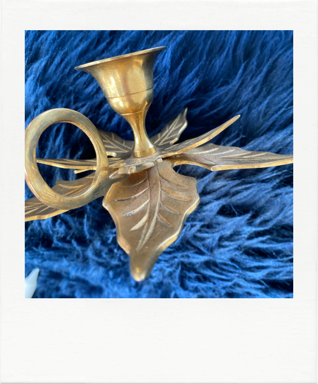Finger candle holder, leaf shape, brass