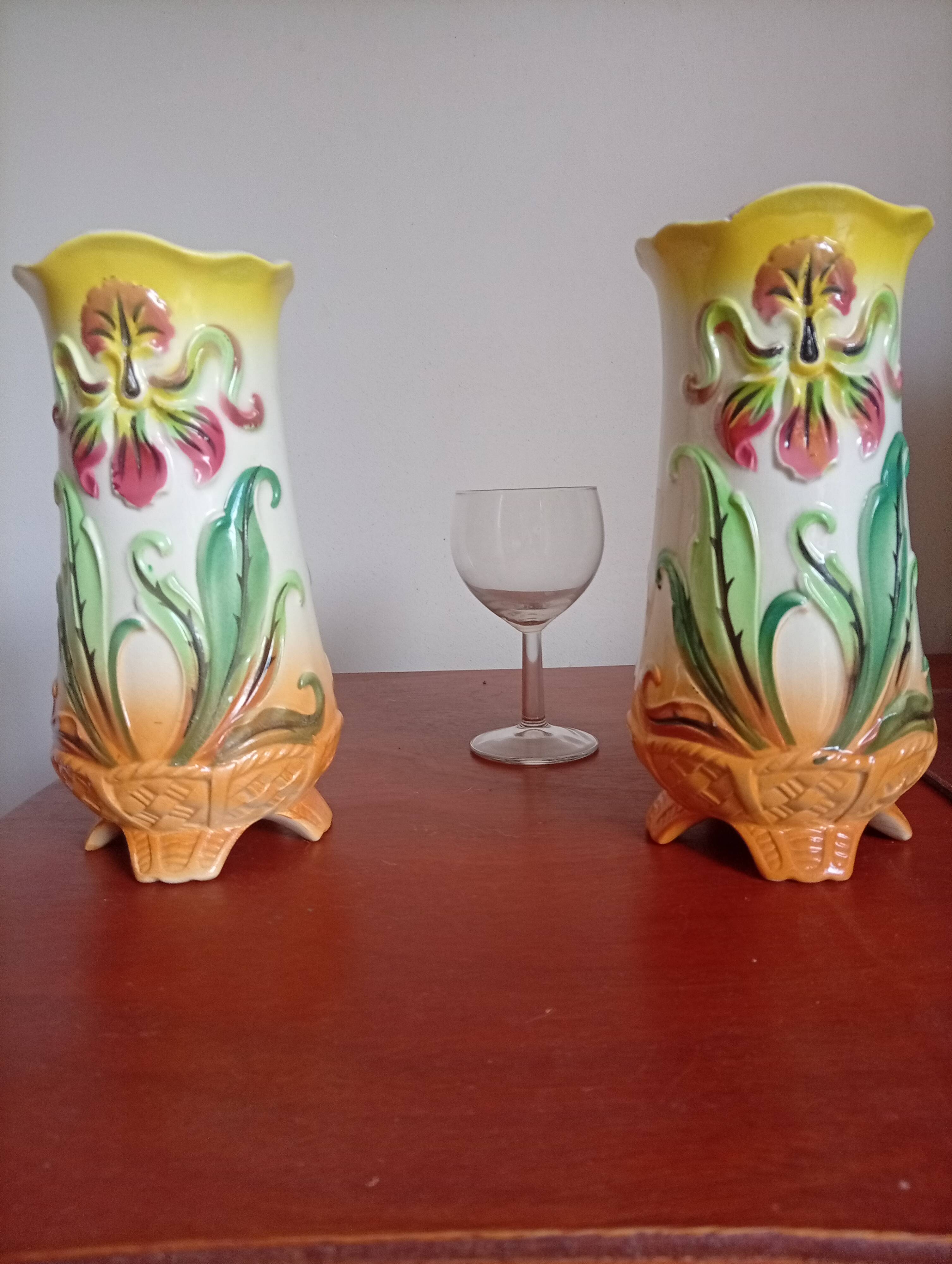 planter / tall vase in barbotine (majolica) from the Art Nouveau period (circa
