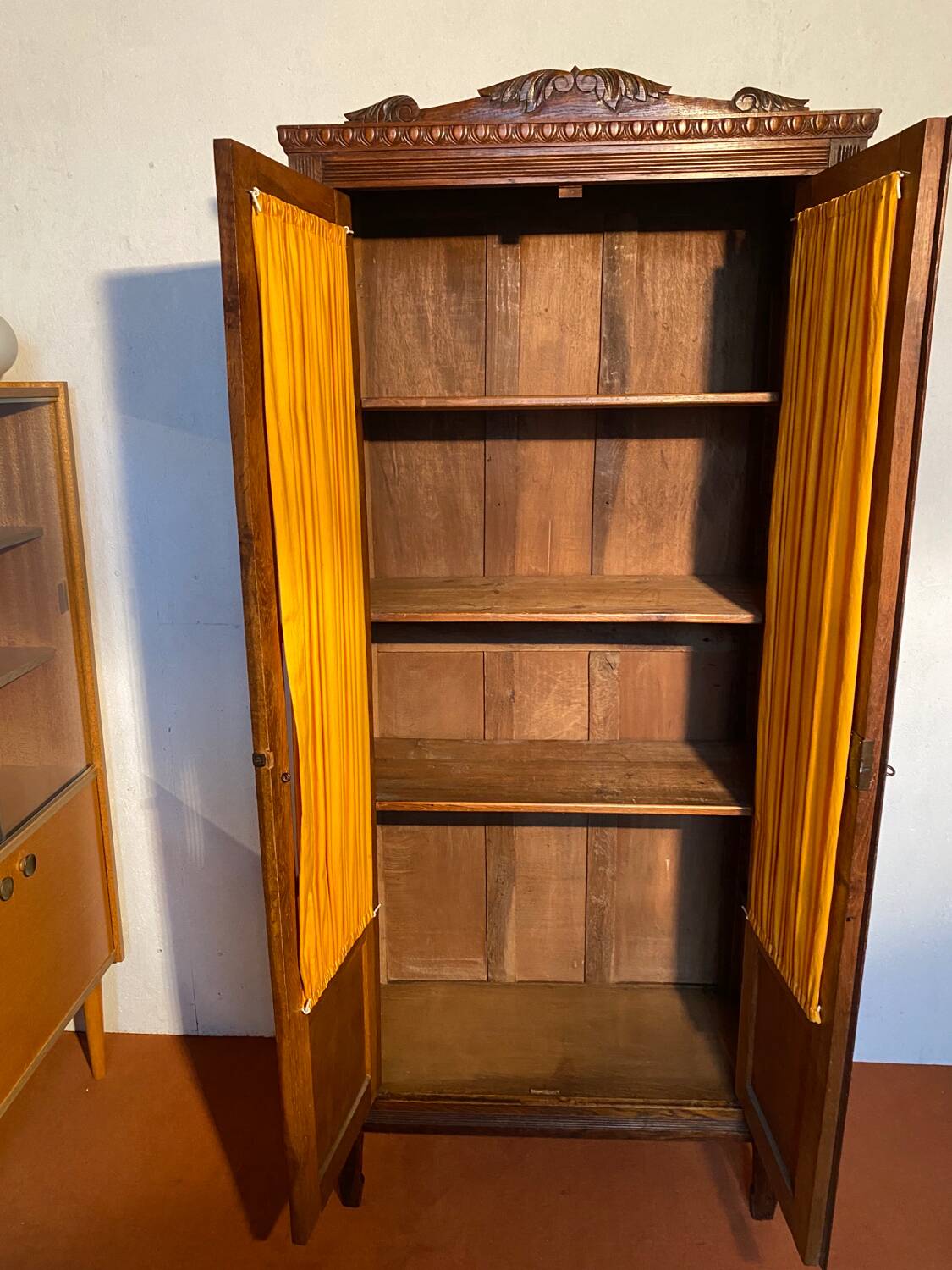 Small Parisian wardrobe