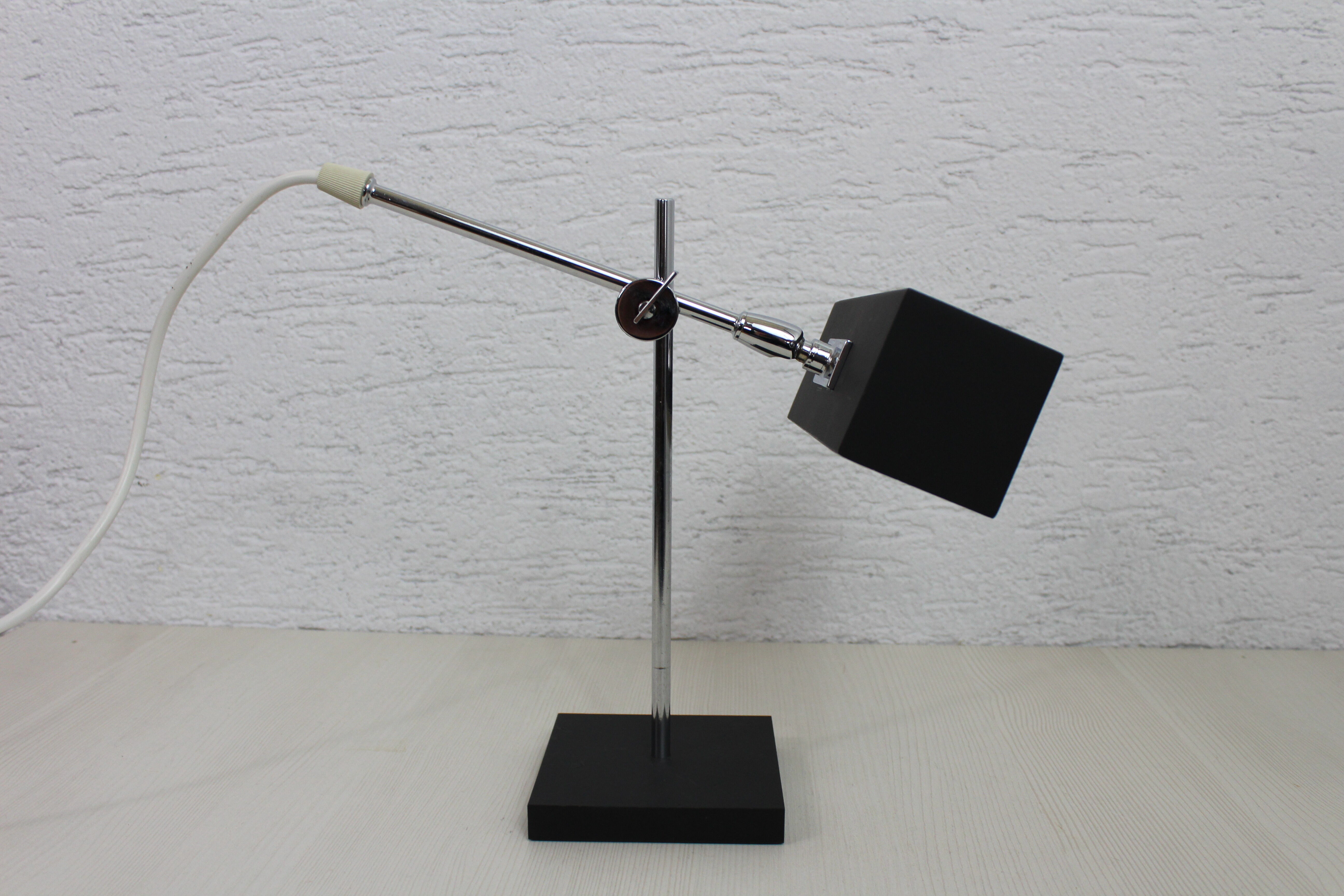 Lampe de bureau ou de banquier en métal noir d'époque Art Déco Bauhaus