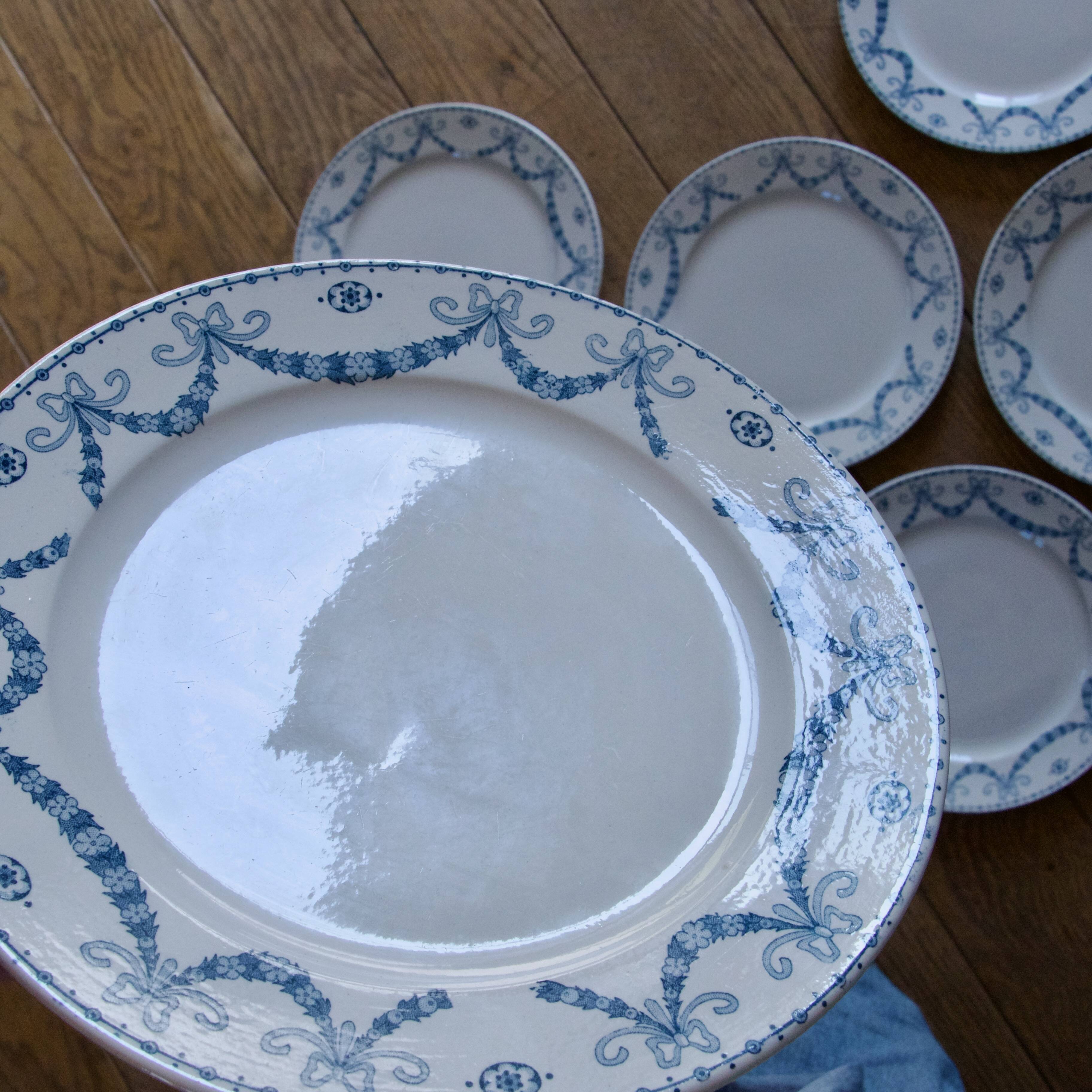 9 assiettes à dessert terre de fer signées Sarreguemines Juliana