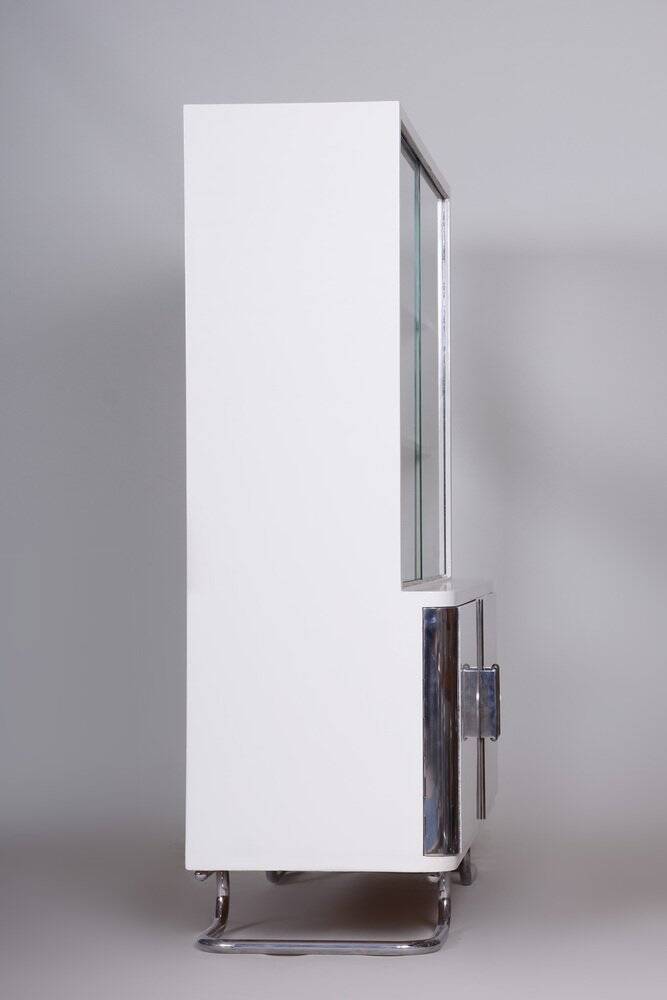 Bauhaus White Chrome-Plated Steel & Lacquered Wood Cabinet attributed to Vichr, 1930s