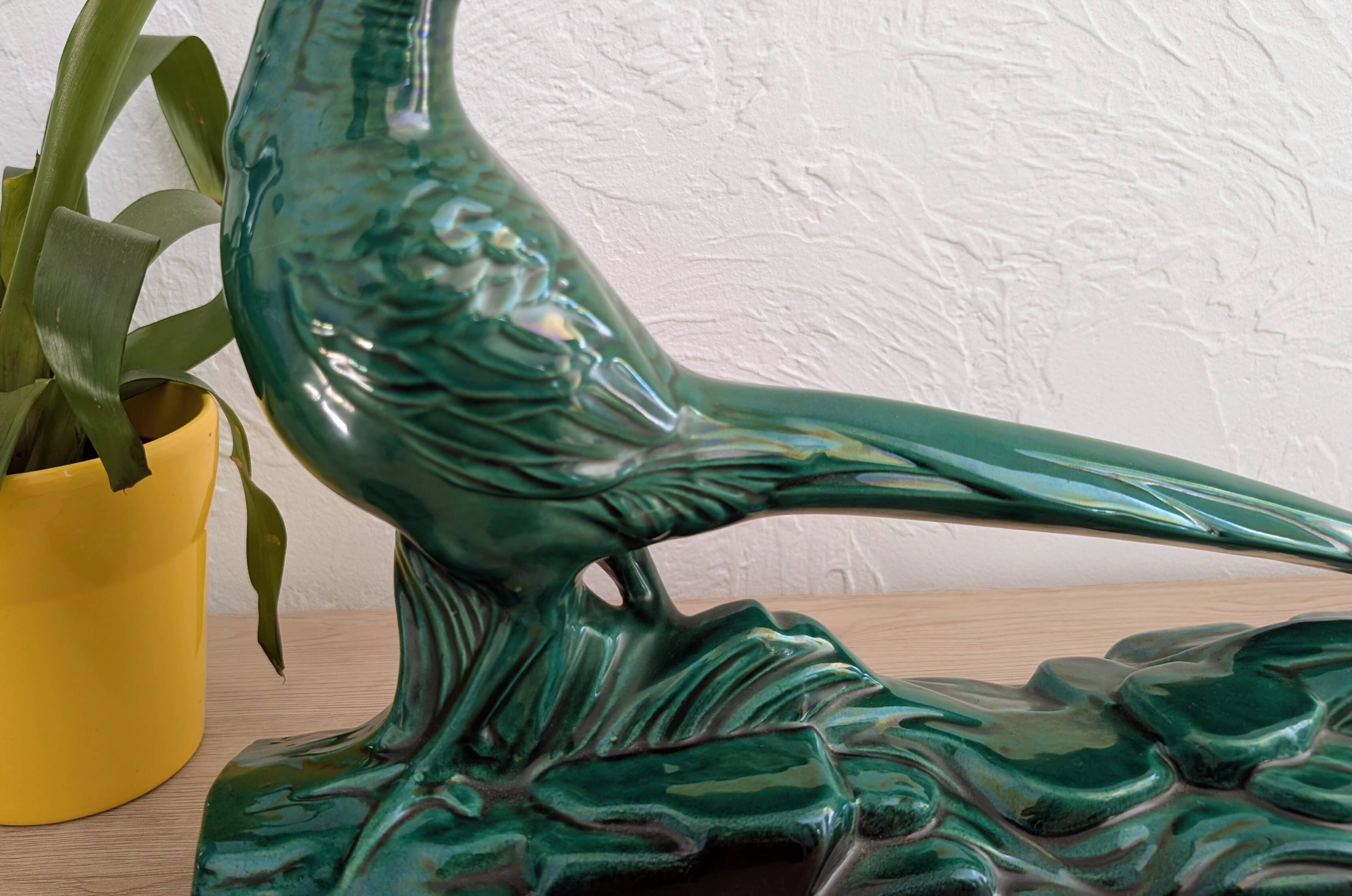 Grand Faisan en céramique émaillée vert émeraude Art Déco – 43 cm