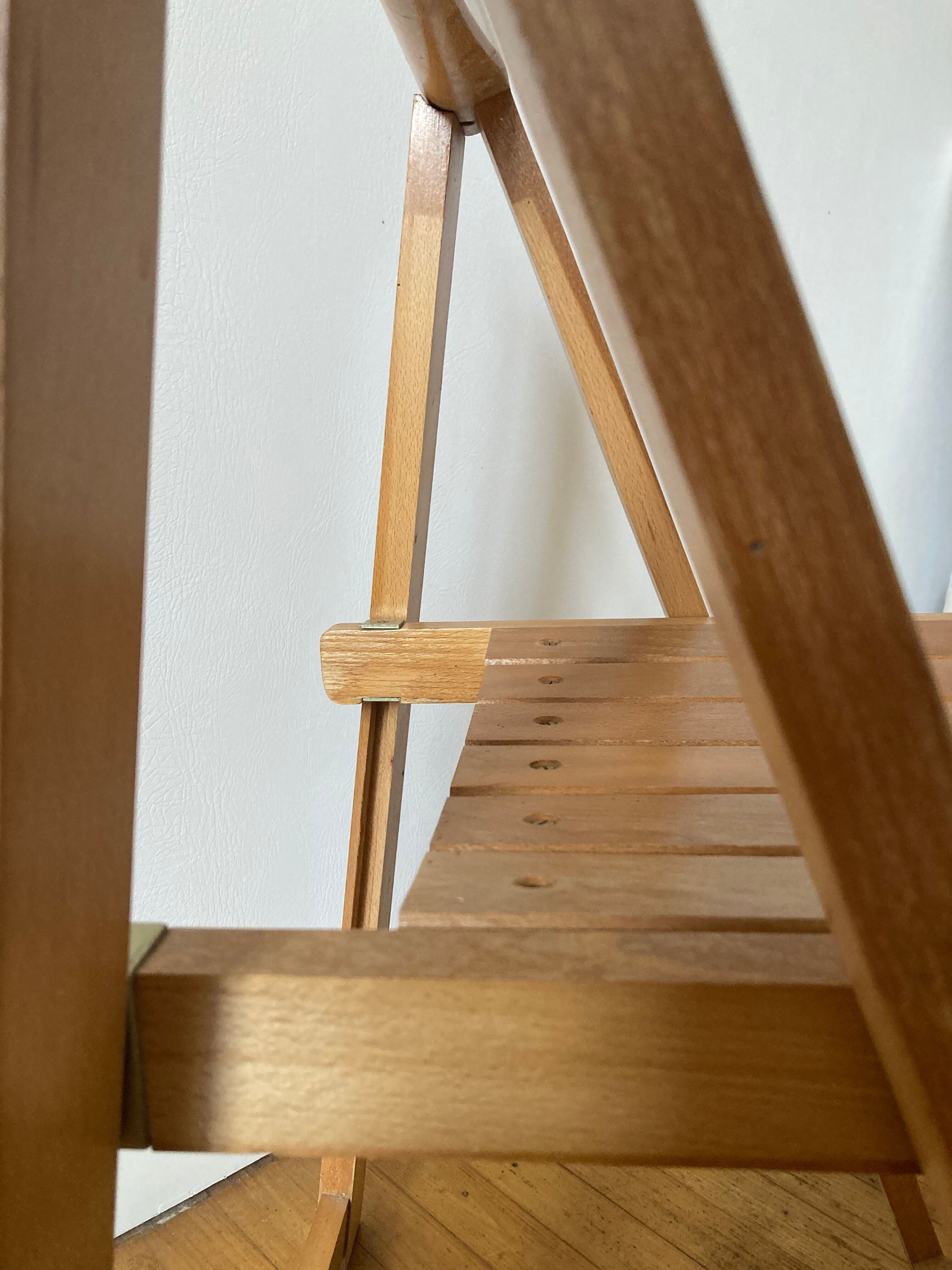 Vinatge folding chair