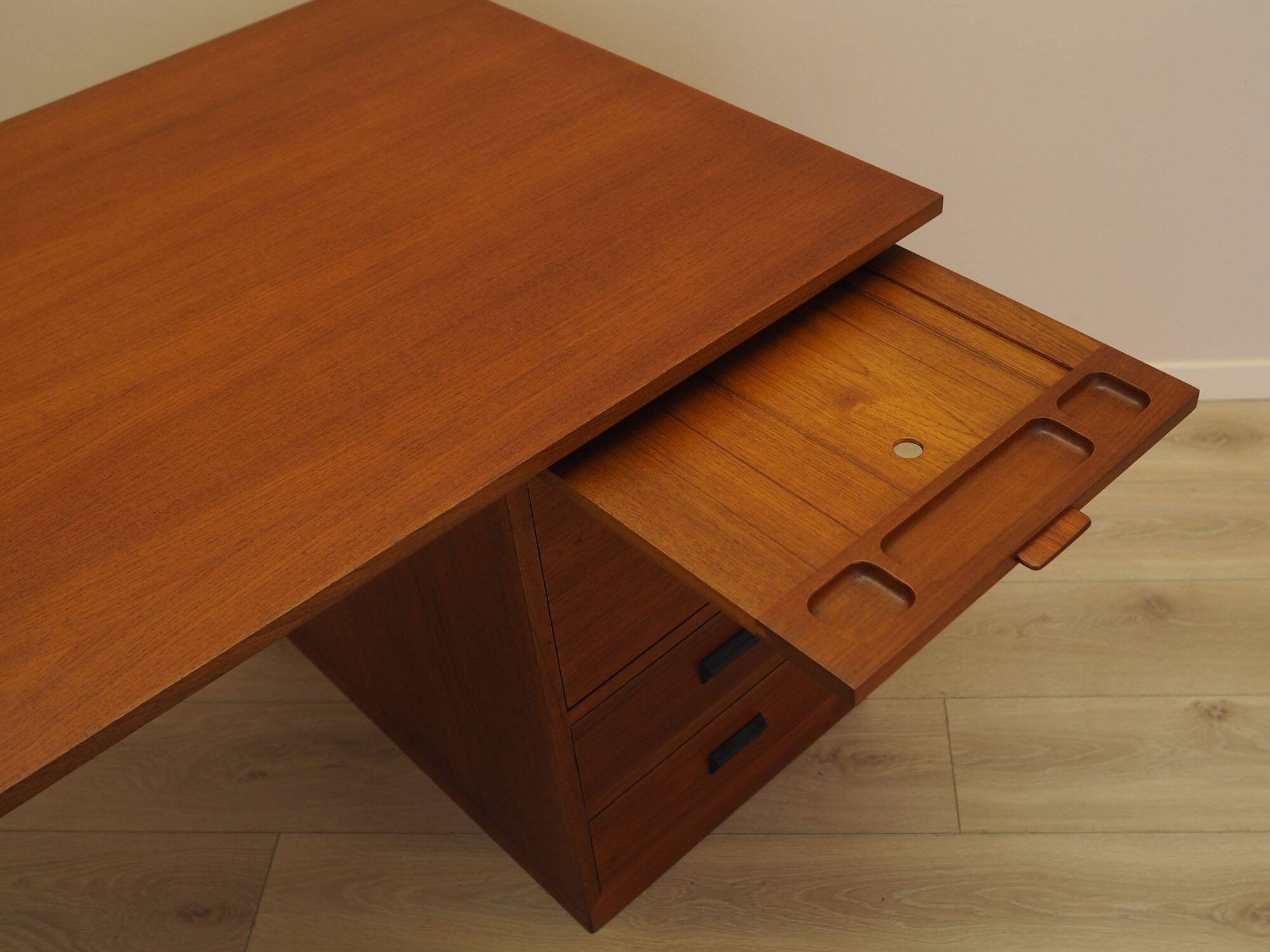 Teak desk, Danish design, 1970s, manufactured by Bornholm Møbelfabrik