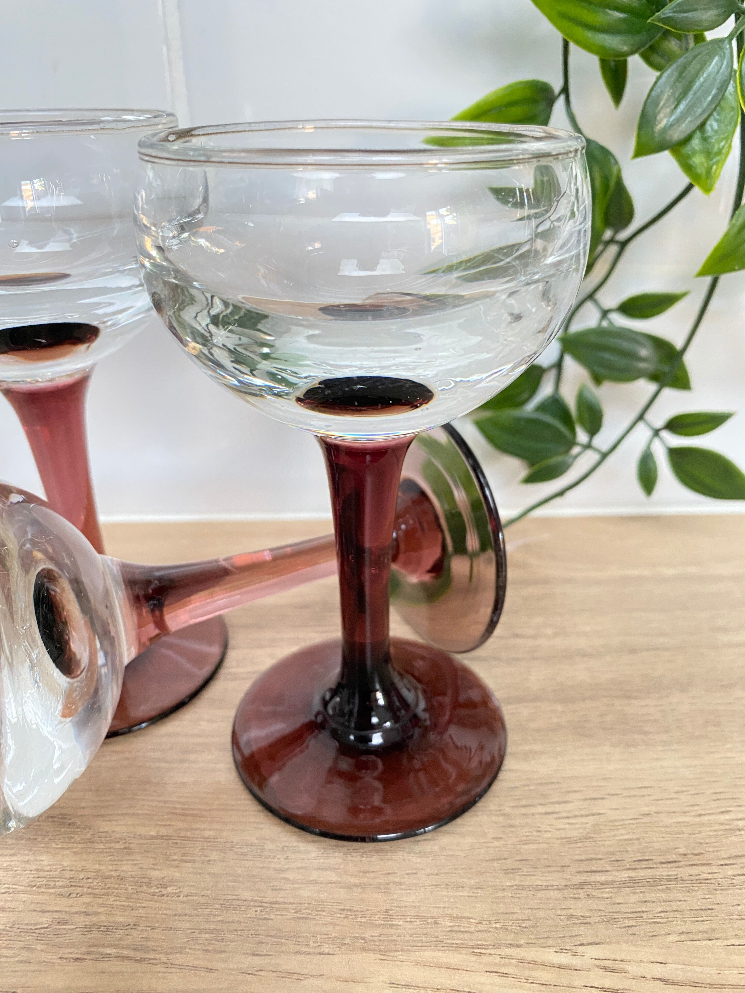 Set of 3 stemmed glasses
