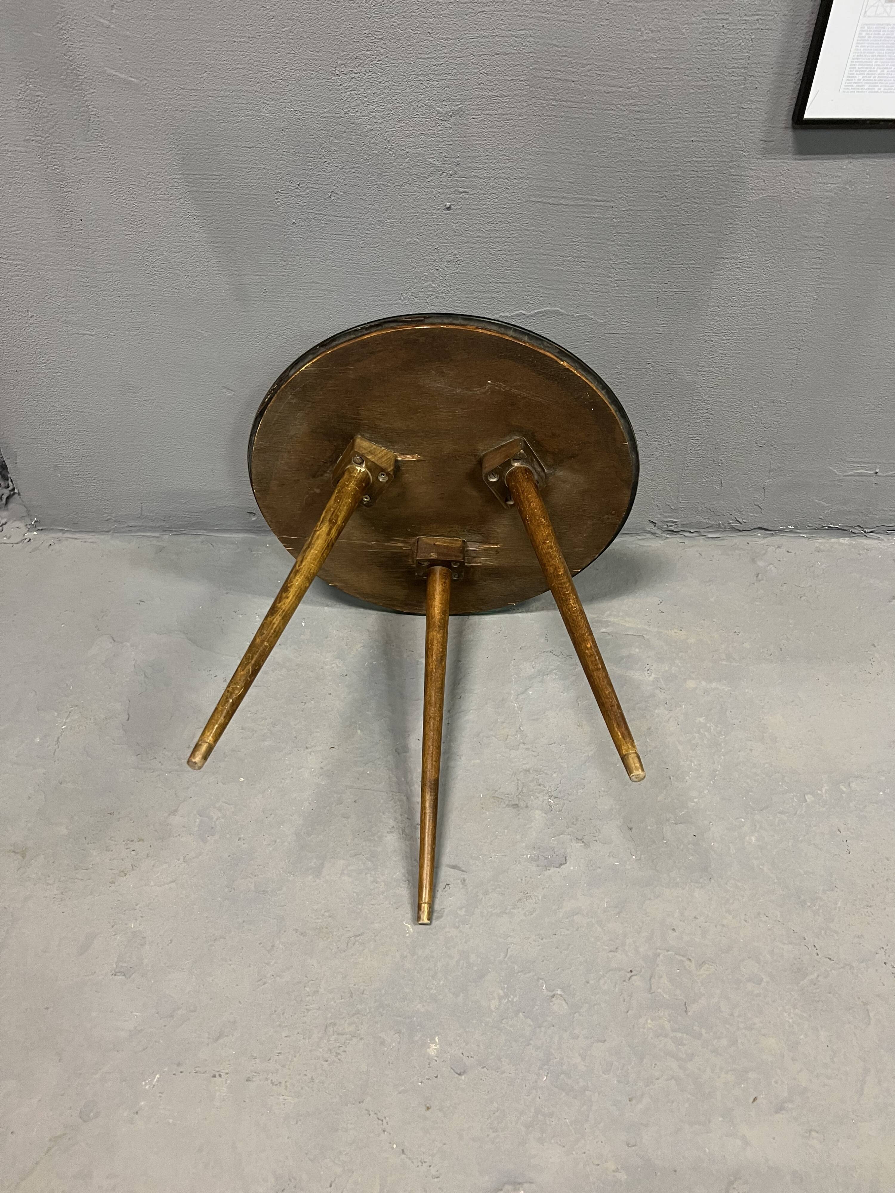 Small table feet spindles and glass top