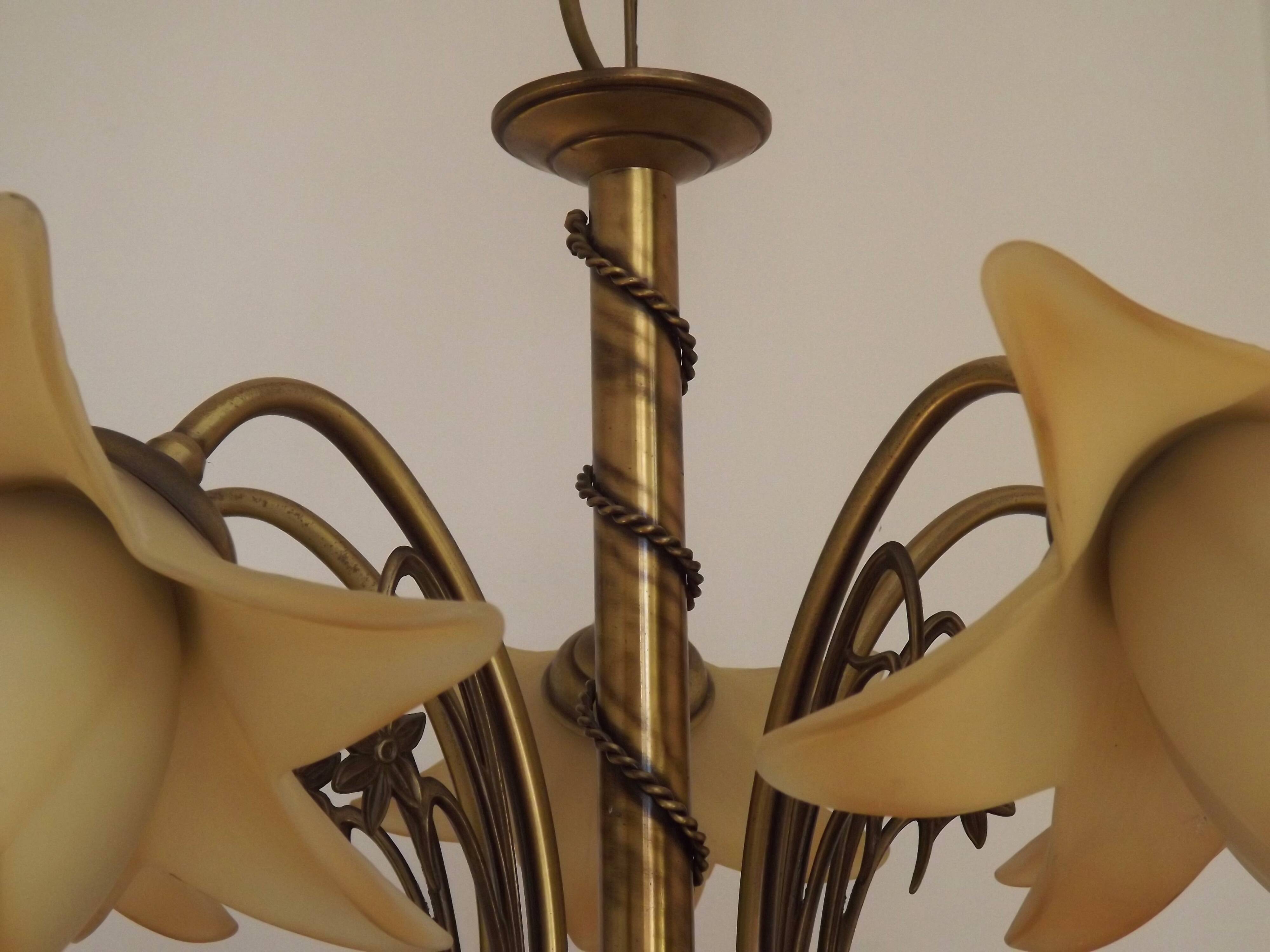 Vintage 5-light chandelier in metal with a bronze effect and flower-shaped lampshades, France.
