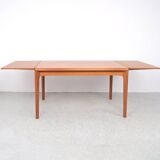 Henning Kjaernulf extendable dining table for Vejle Stølefabrik, 1960s