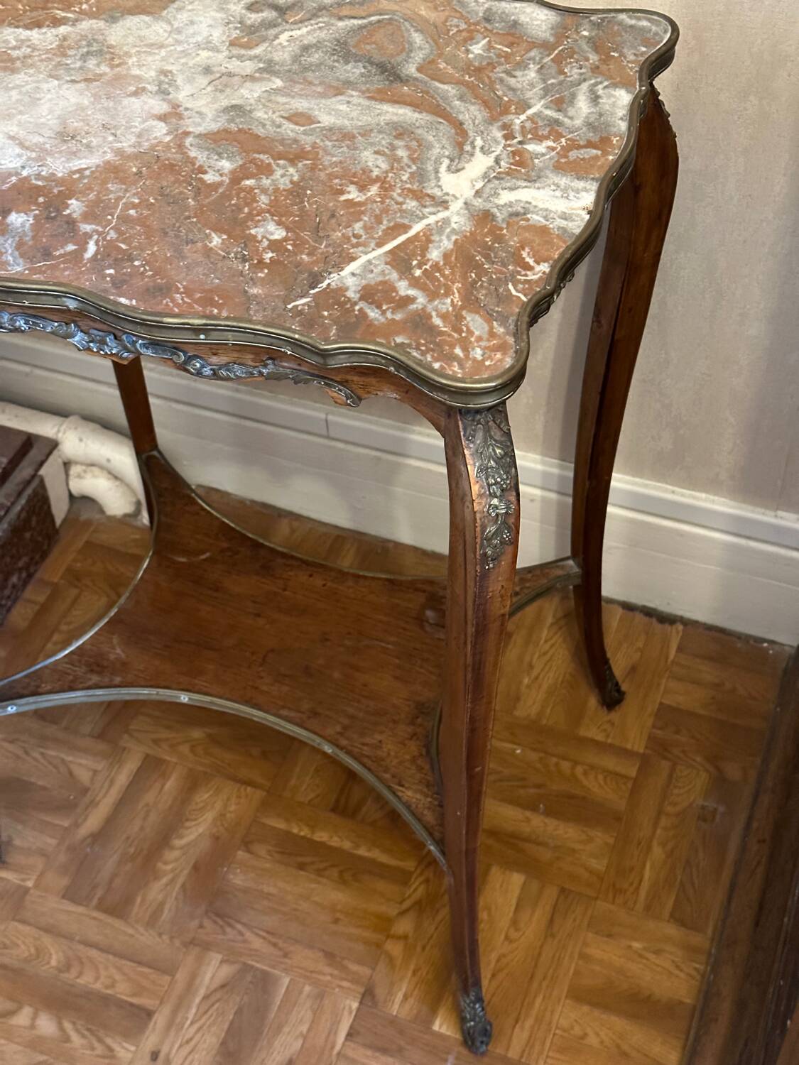 Table d’appoint avec Plateau en Marbre Style Louis XV - Fin 19 e