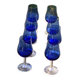 8 verres a porto ou apéritif en verre bleu cobalt et base transparente vintage