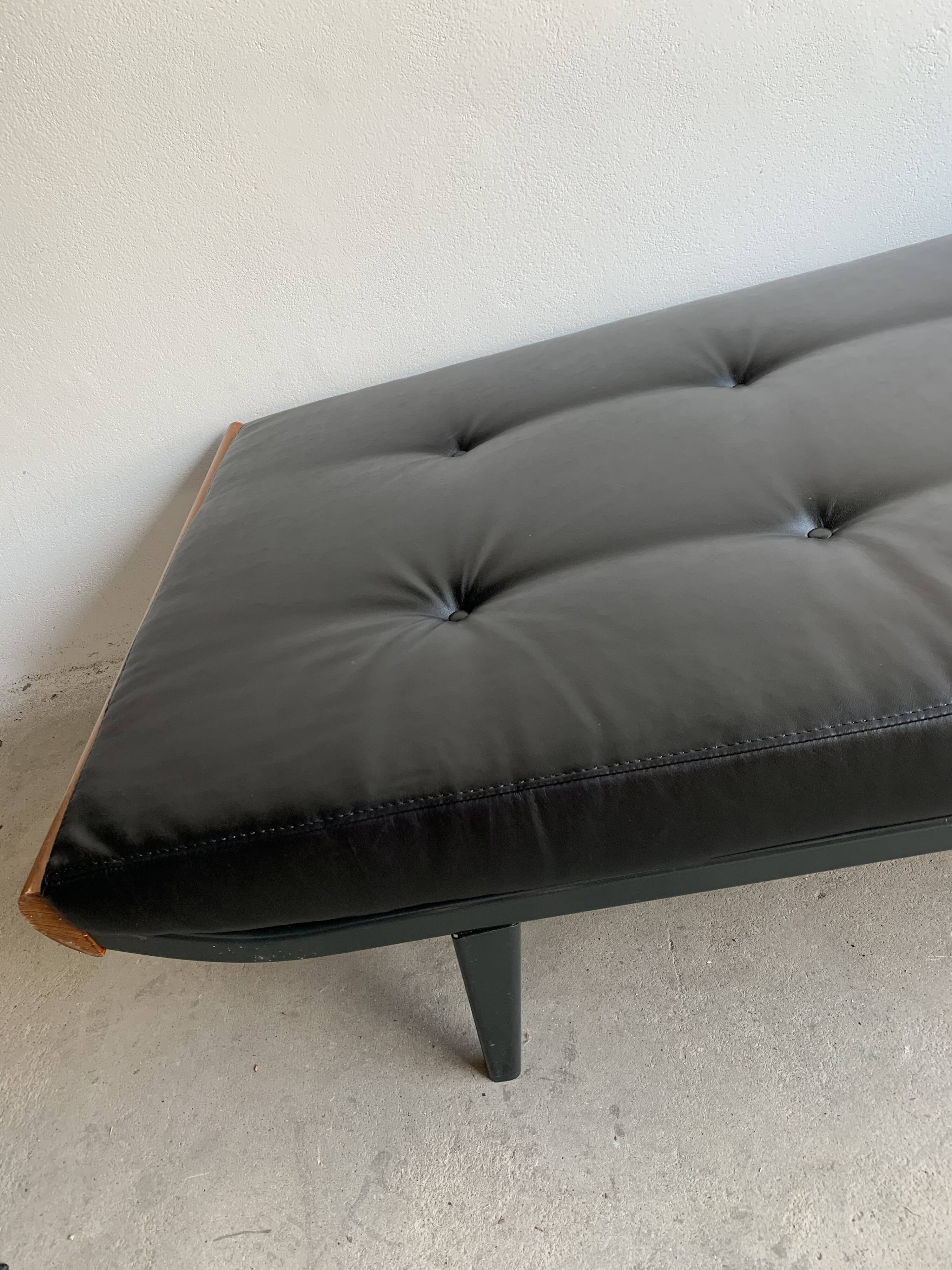 Cleopatra day bed by Andre Cordemeyer for Auping 1950's