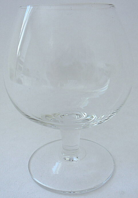 Suite of six glasses with alcohol, shape "cognac", in crystal
