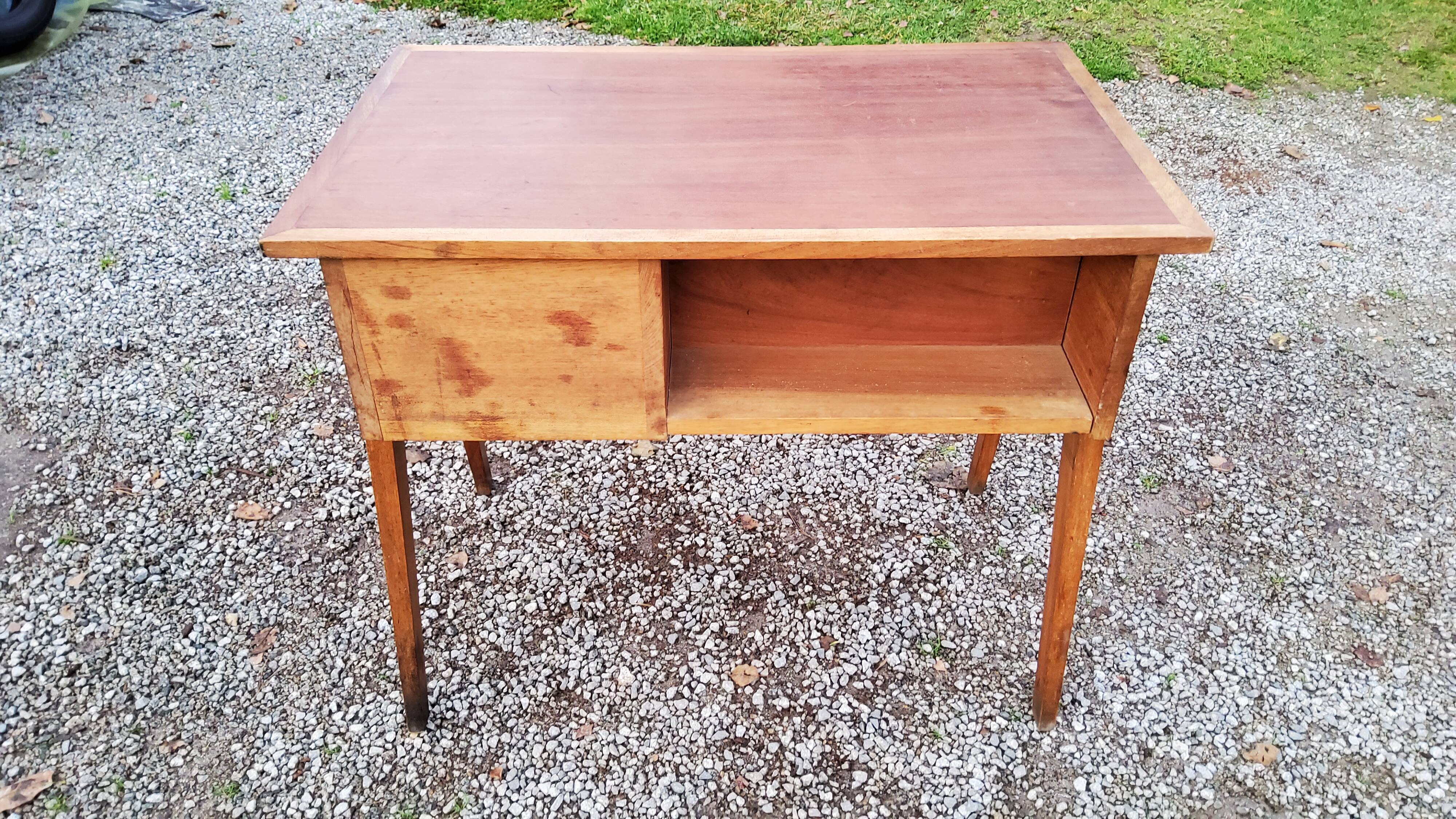 Office of the 50s in mahogany blond compass feet