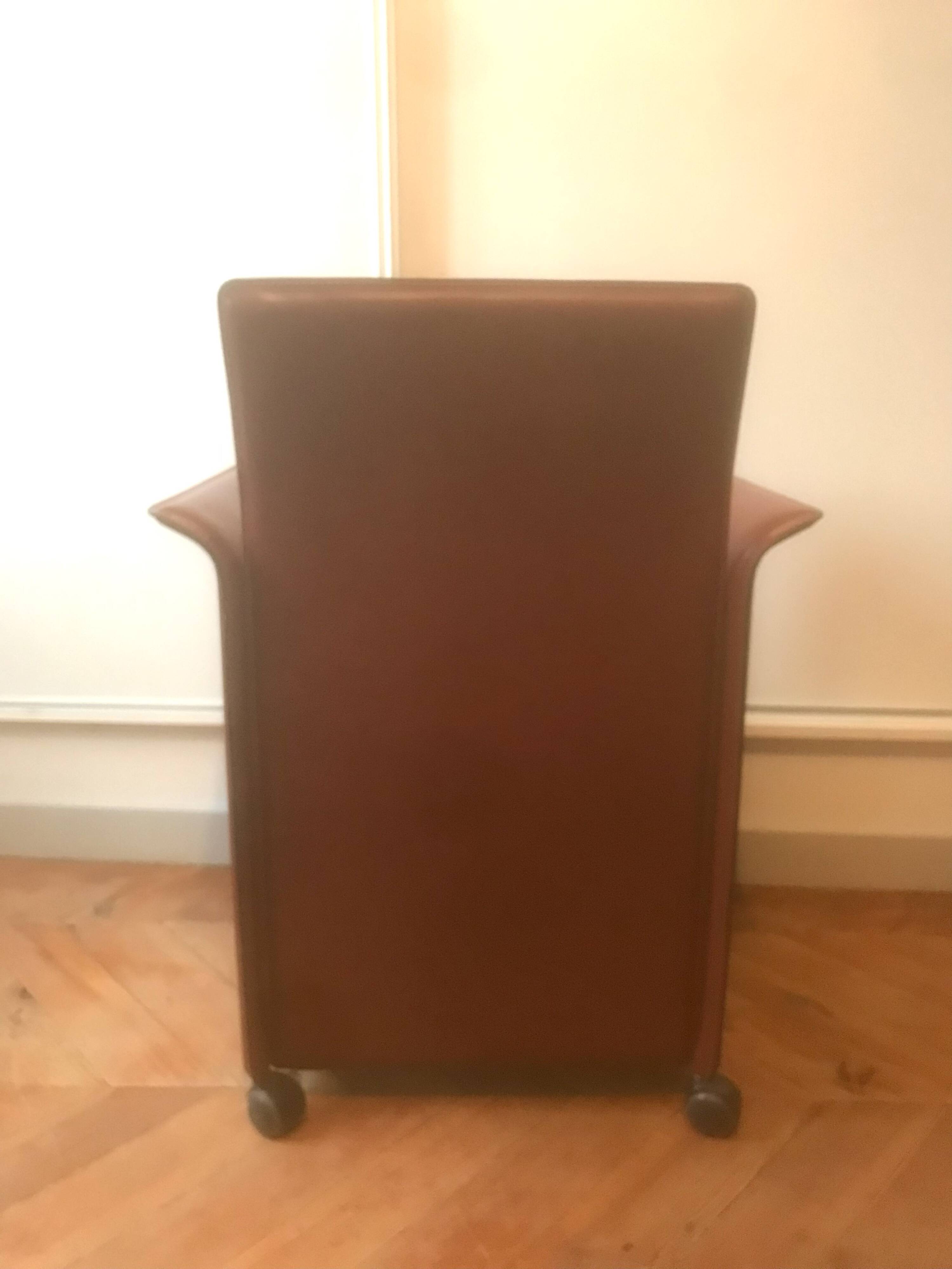 Fauteuil design cuir vintage 1980