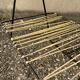 Bout de canapé vintage porte revue tablette bois scoubidou et support lampe