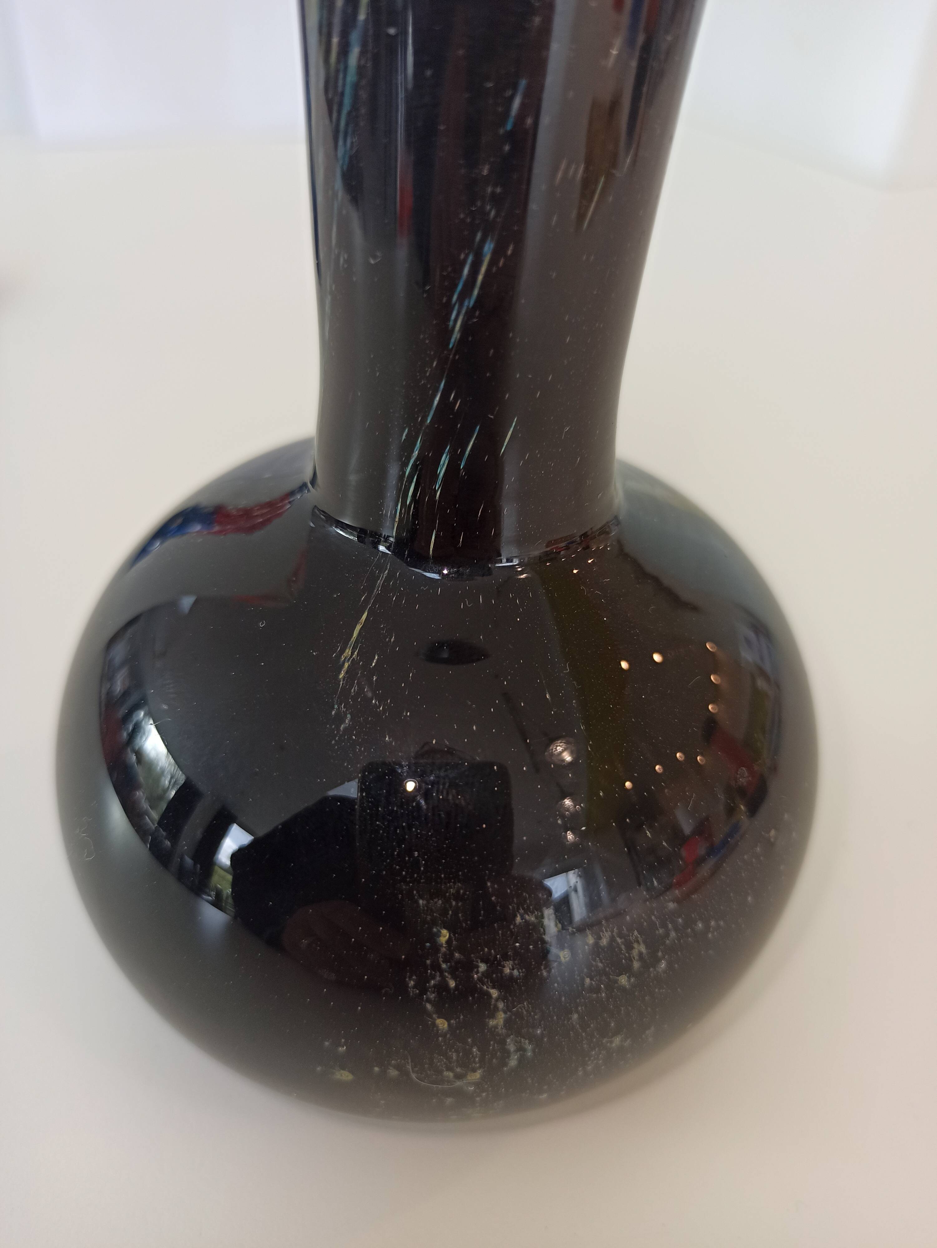 Iridescent black vase signed by the Phoenician Malta