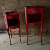 Table de chevet rouge à tiroir