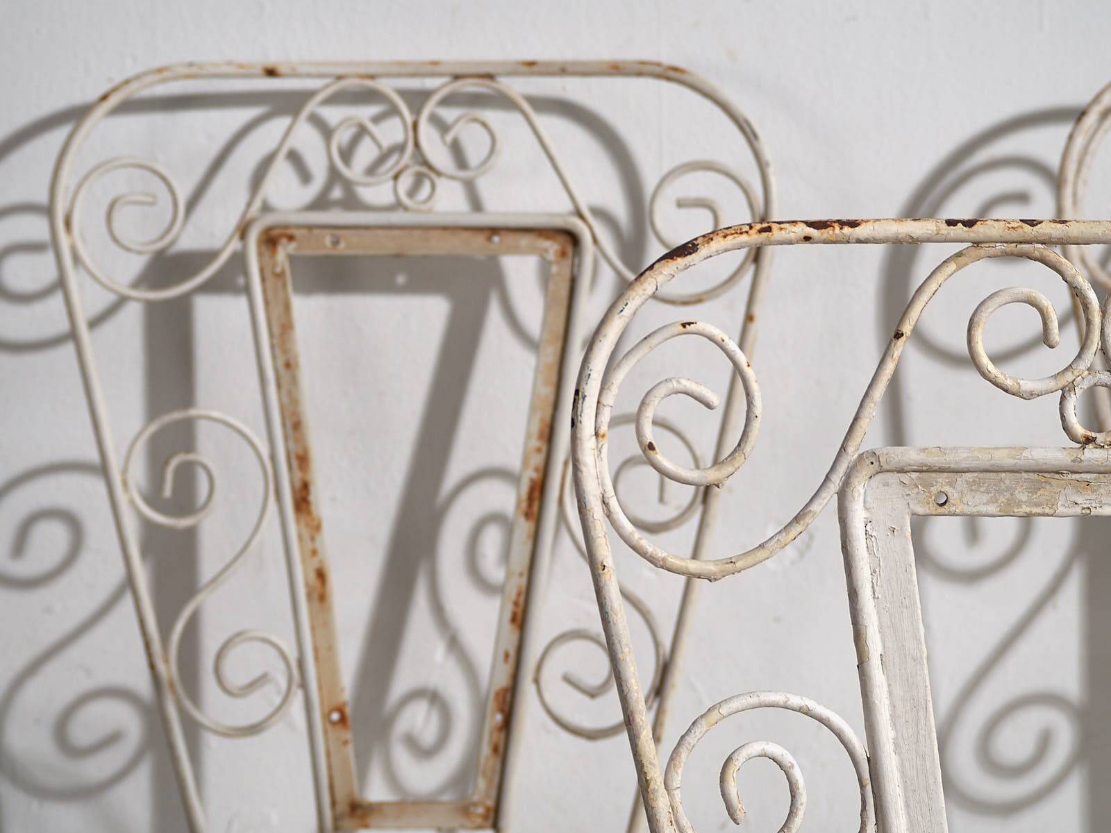 Antique white outdoor chairs (circa 1920). Set of 4 pieces