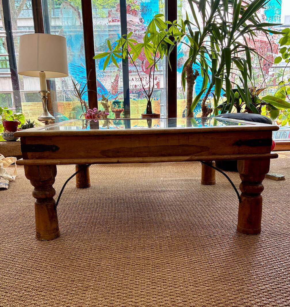 Magnificent Indian coffee table made of solid wood.