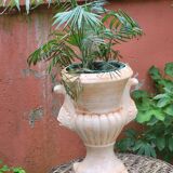 Cache pot medicis