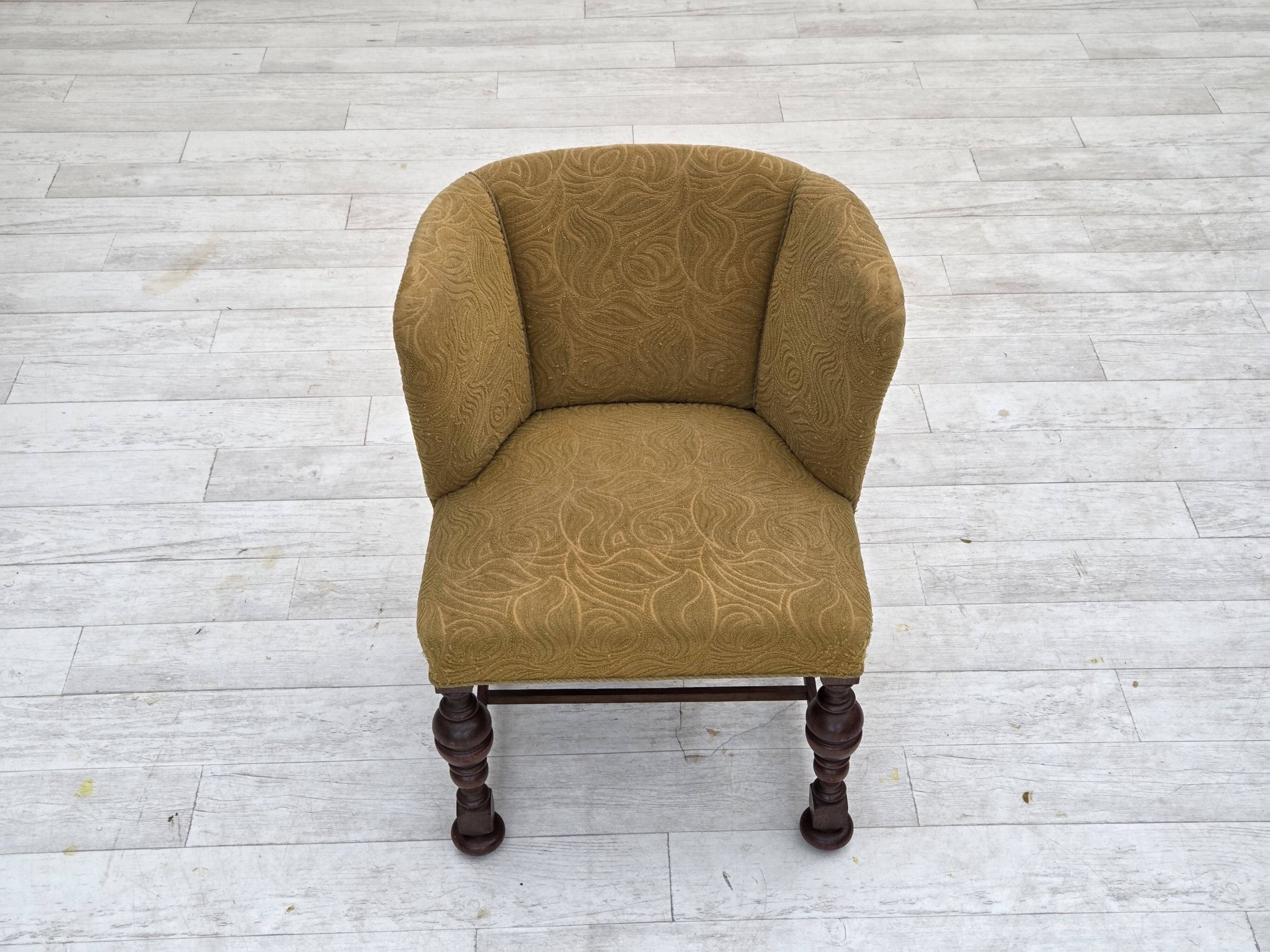 Chaise lounge danoise des années 1950, velours/laine vert, bois de chêne foncé.