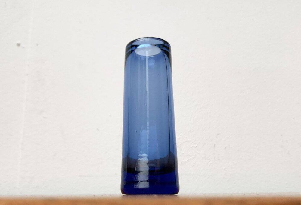 Glass vase from the Danish Labrador series by Per Lütken for Holmegaard, 1950s.