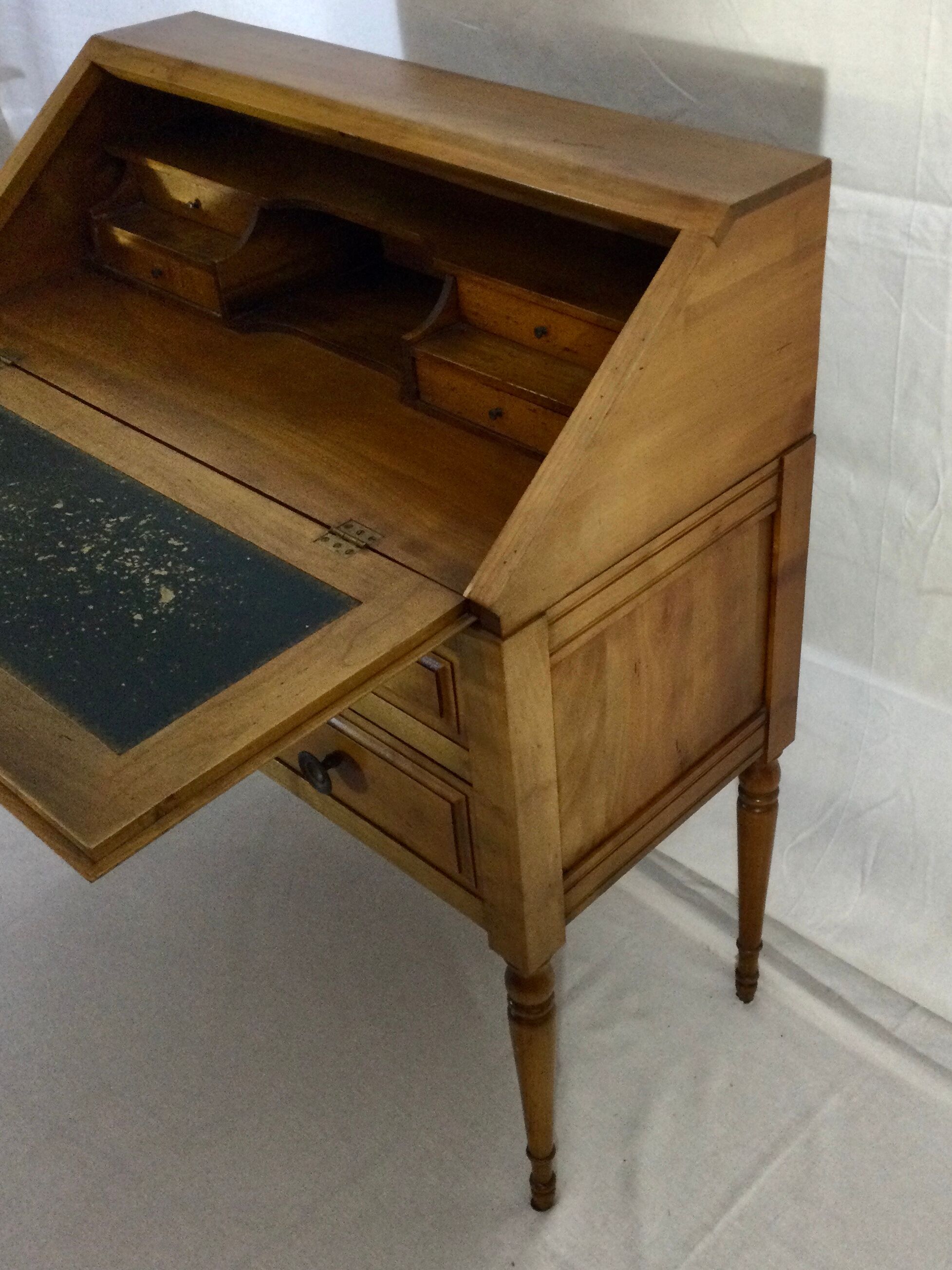 Office donkey back en merisier