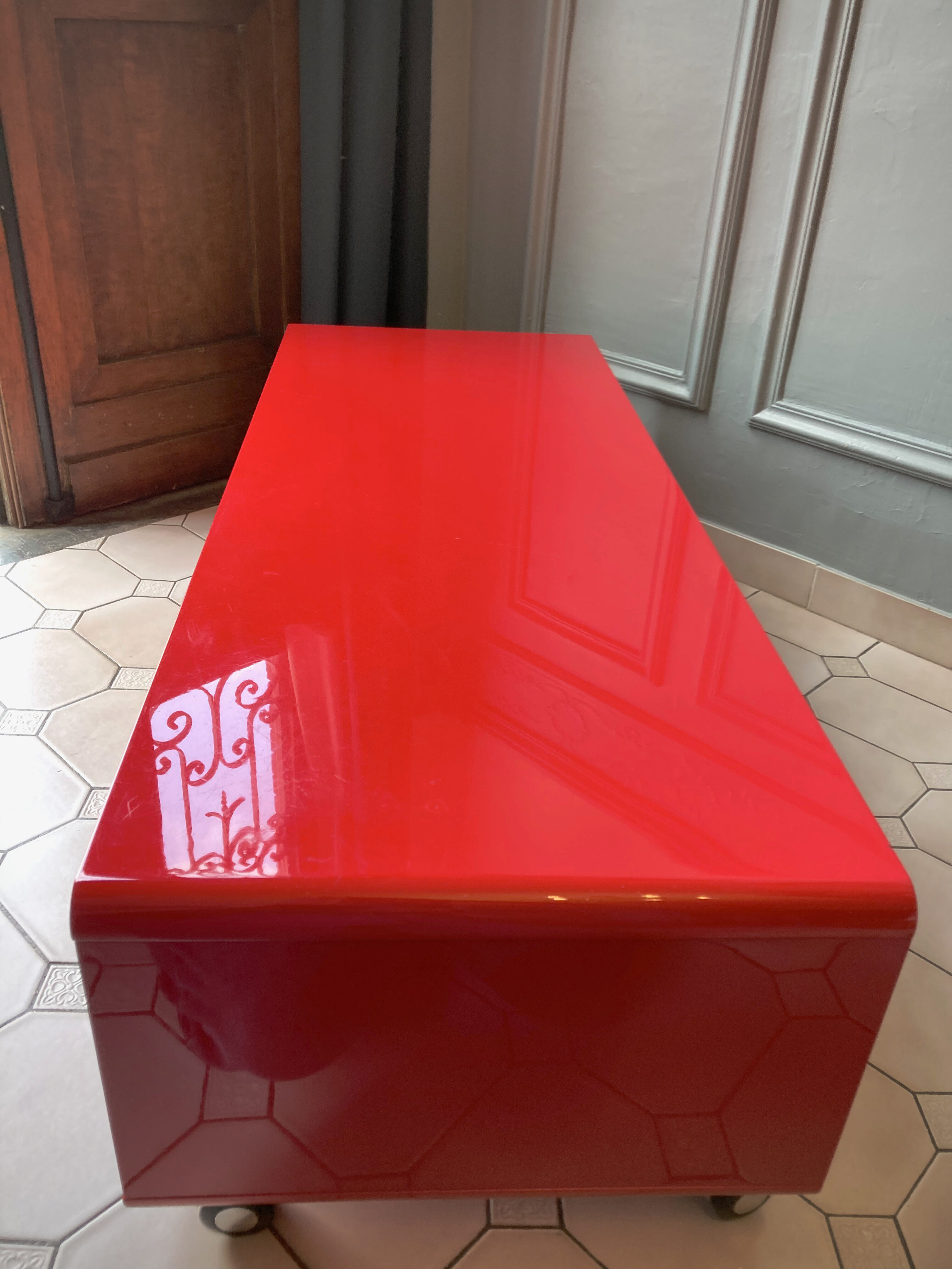 Lacquered red tv cabinet