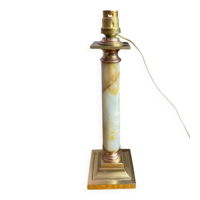 Pied de lampe en onyx et laiton