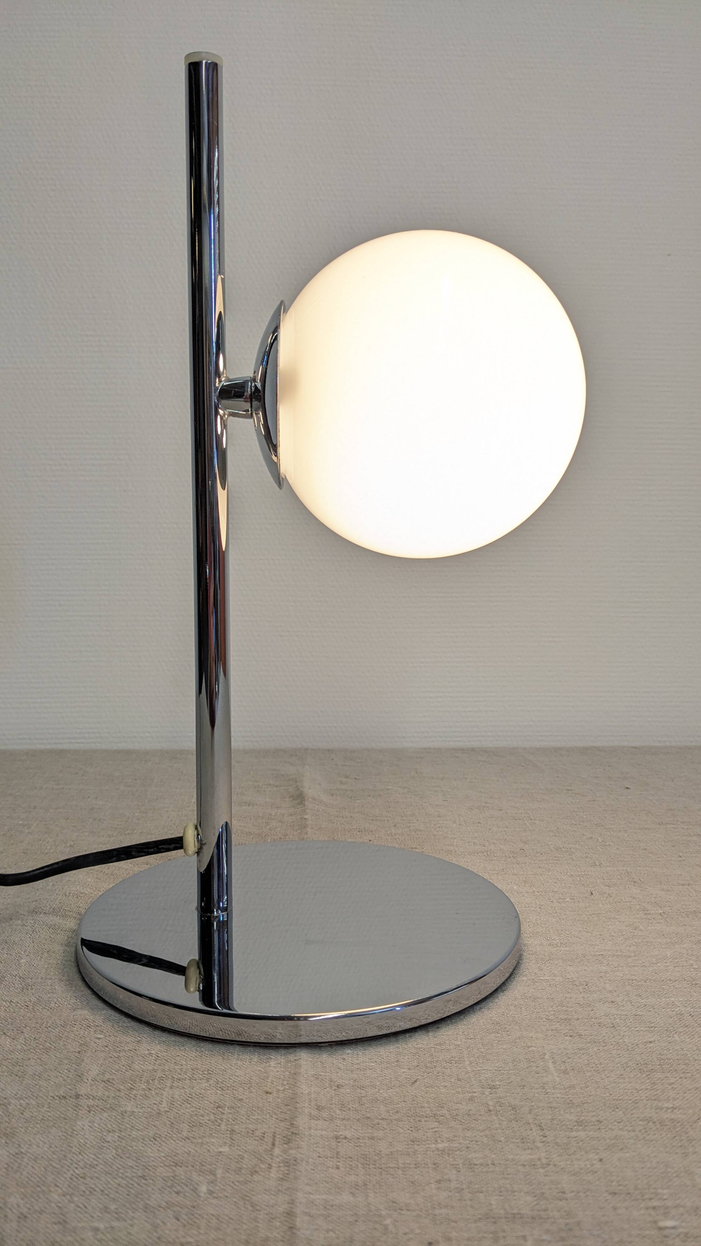 Space age lamp in white opaline from the 60s/70s