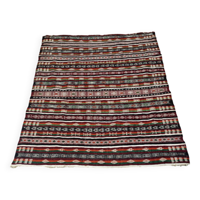 Tapis kilim vintage tissé et brodés à la main