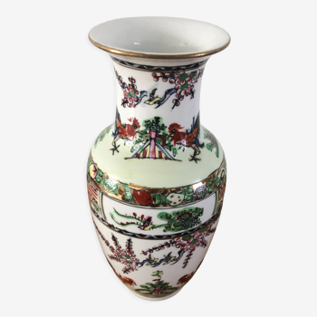 Chinese porcelain vase floral motifs and roosters 26,5cm