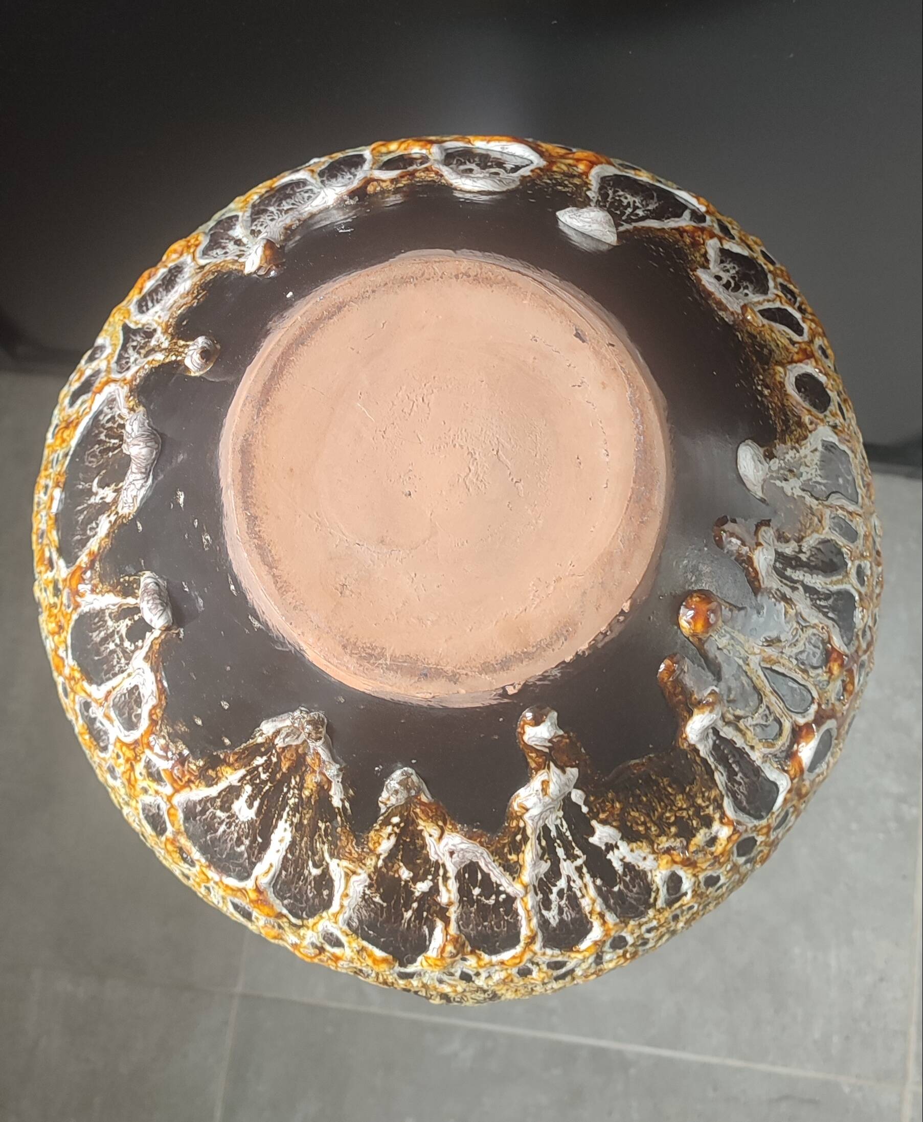 Large Coupe "Fat Lava" Volcanic Character Piece (1960/70)