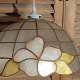 Mother-of-pearl suspension