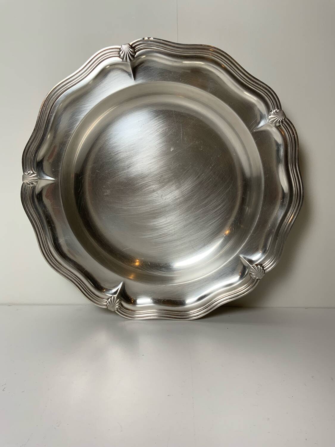 Round silver metal dish