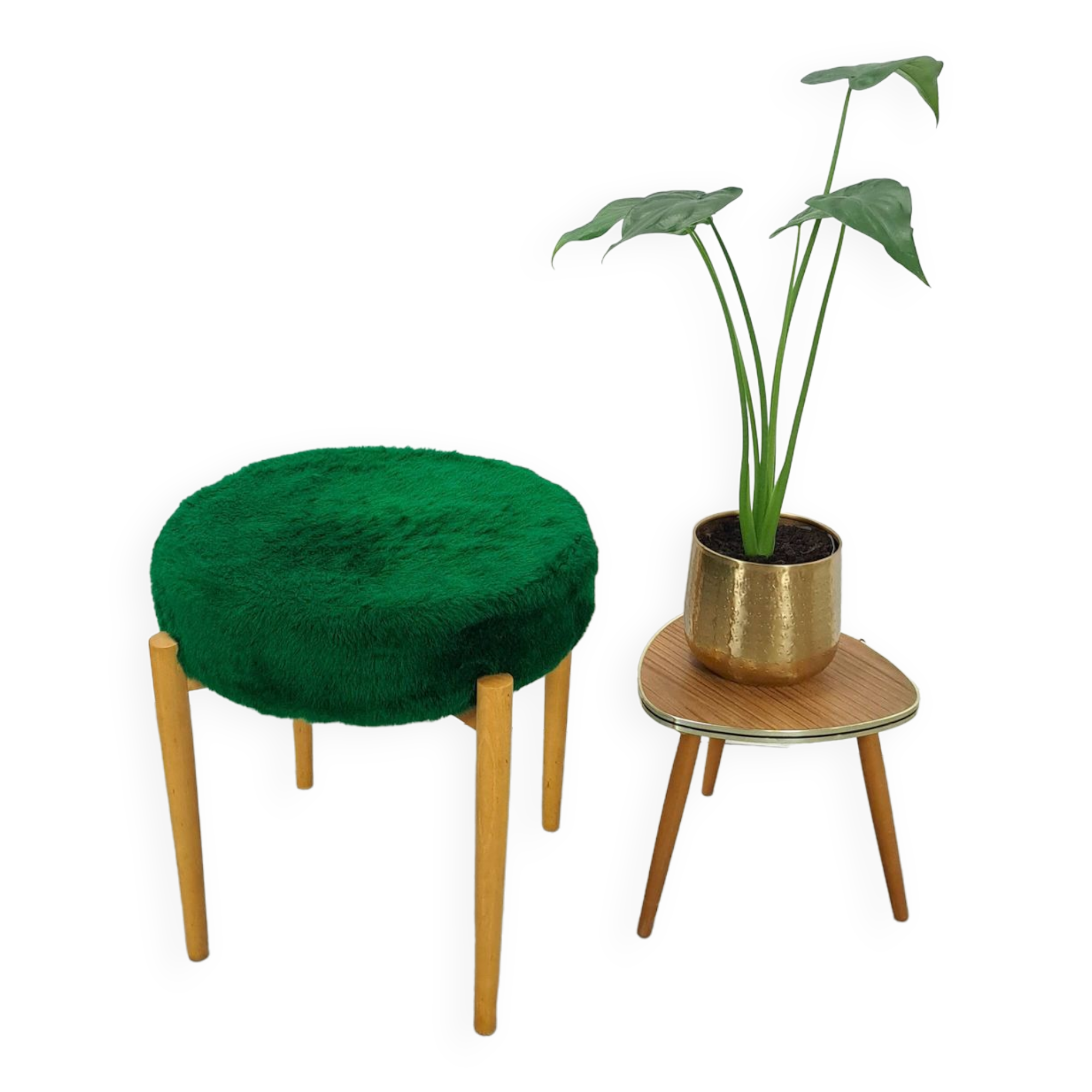 Houten vintage kruk met groen kussen