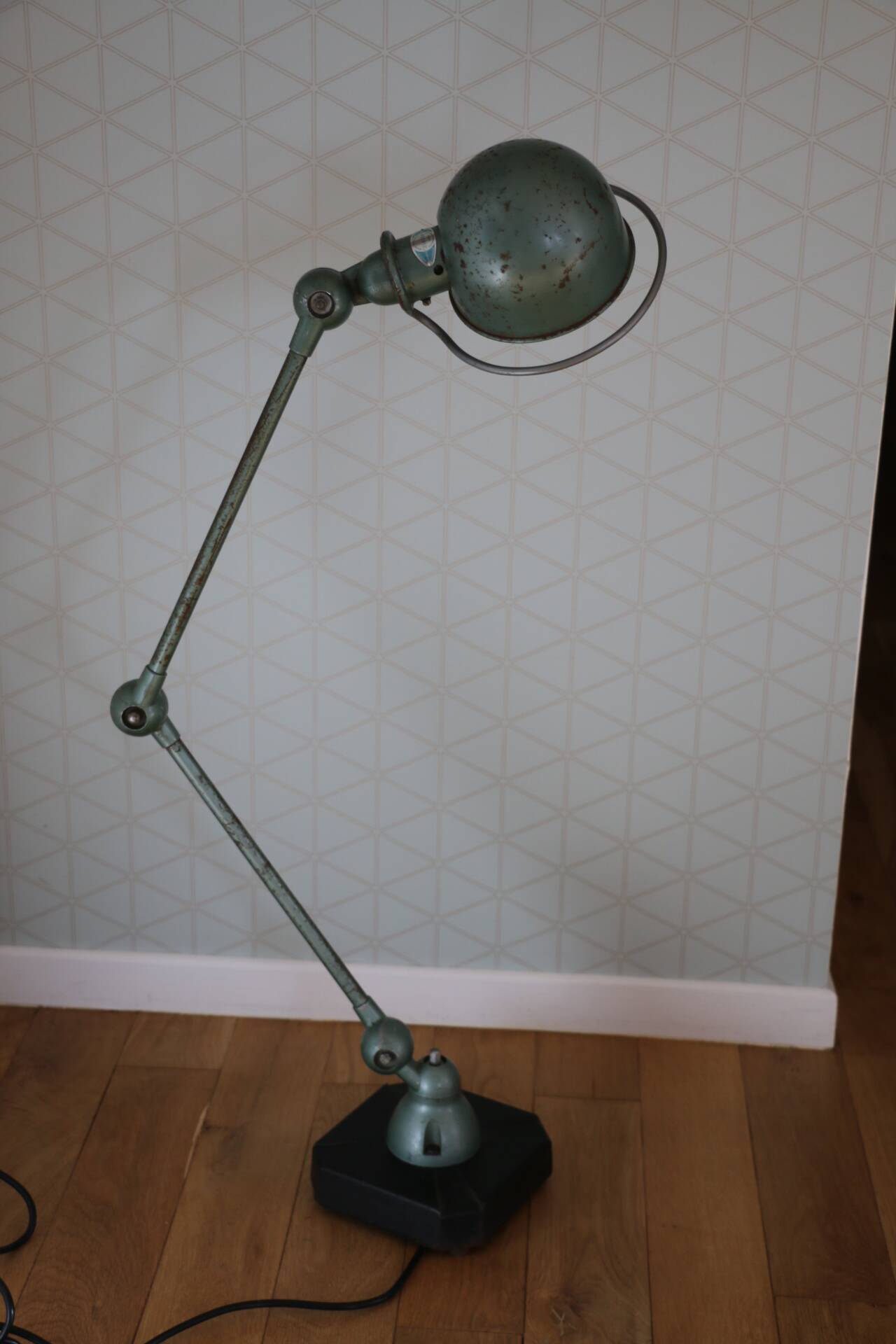 JIELDE 2-arm green lamp, 1960s square foot