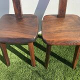 Pair of brutalist T-shaped chairs, solid Aranjou elm, design Olavi Hanninen, 1970