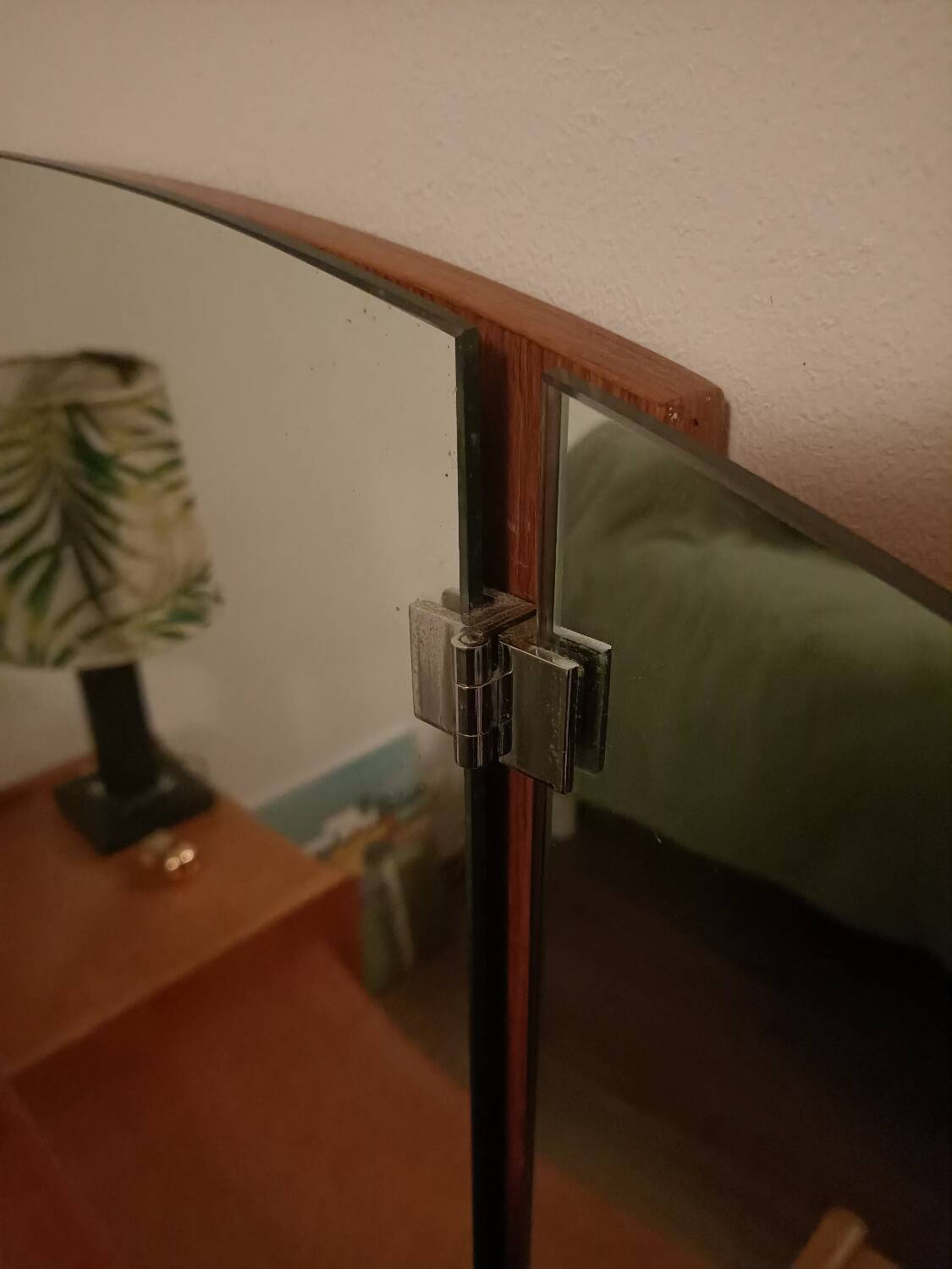 Triptych dressing table