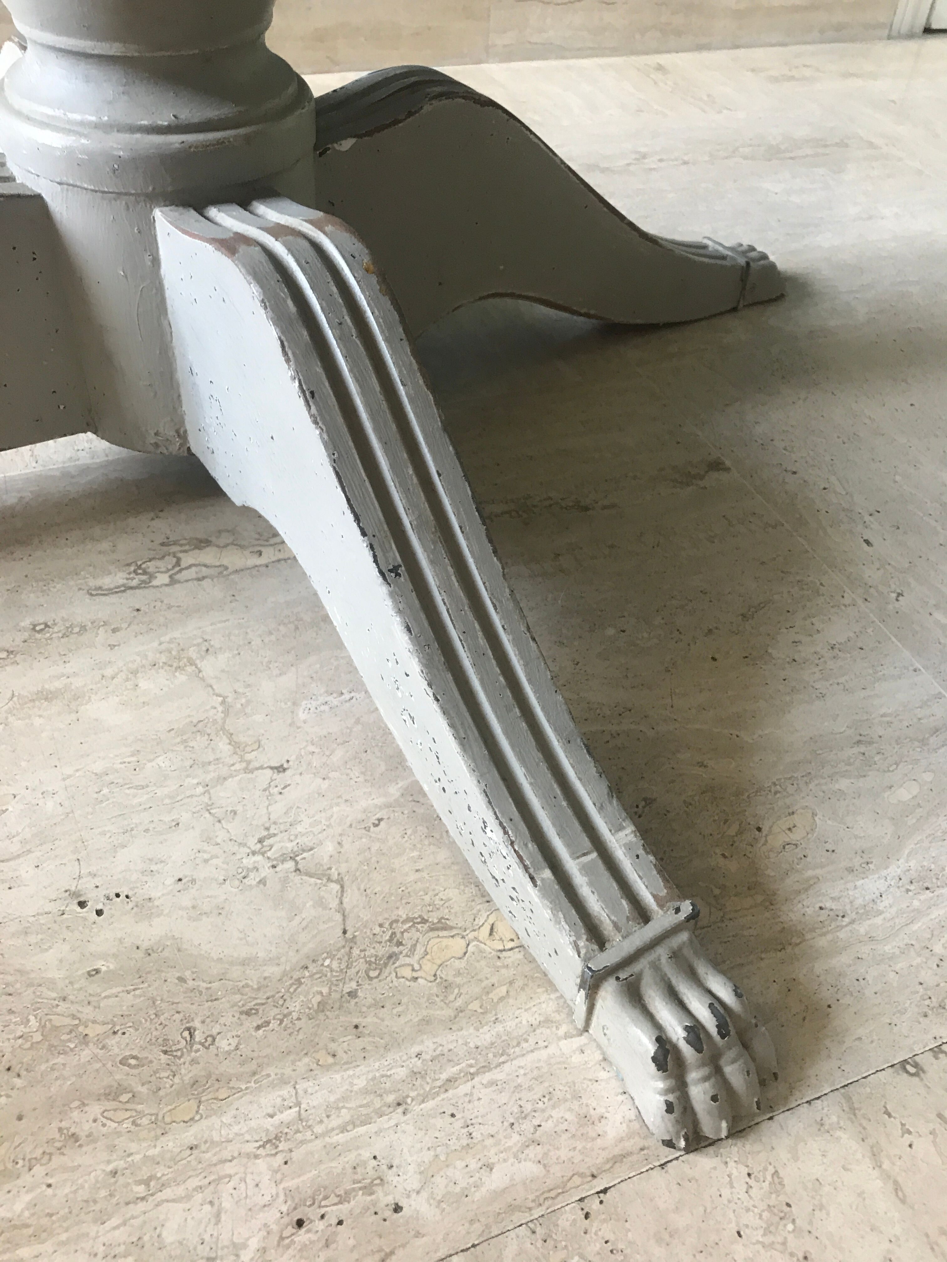 Old round dining table transformable central foot