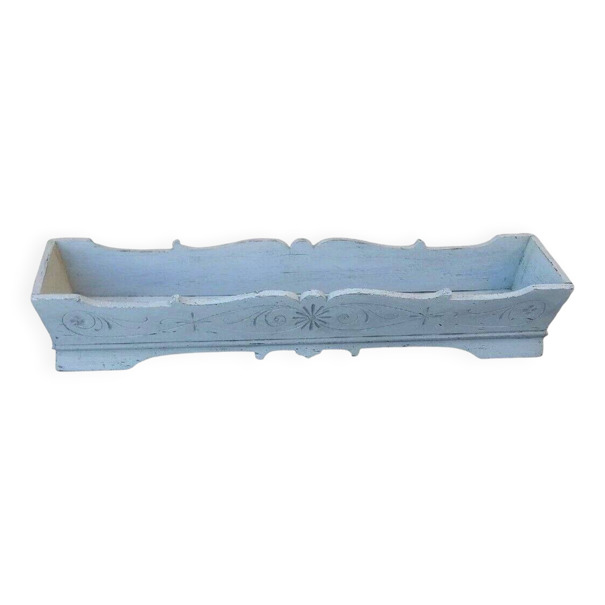 Antique painted wooden jardinière in the Liberty style, shaped and engraved.
