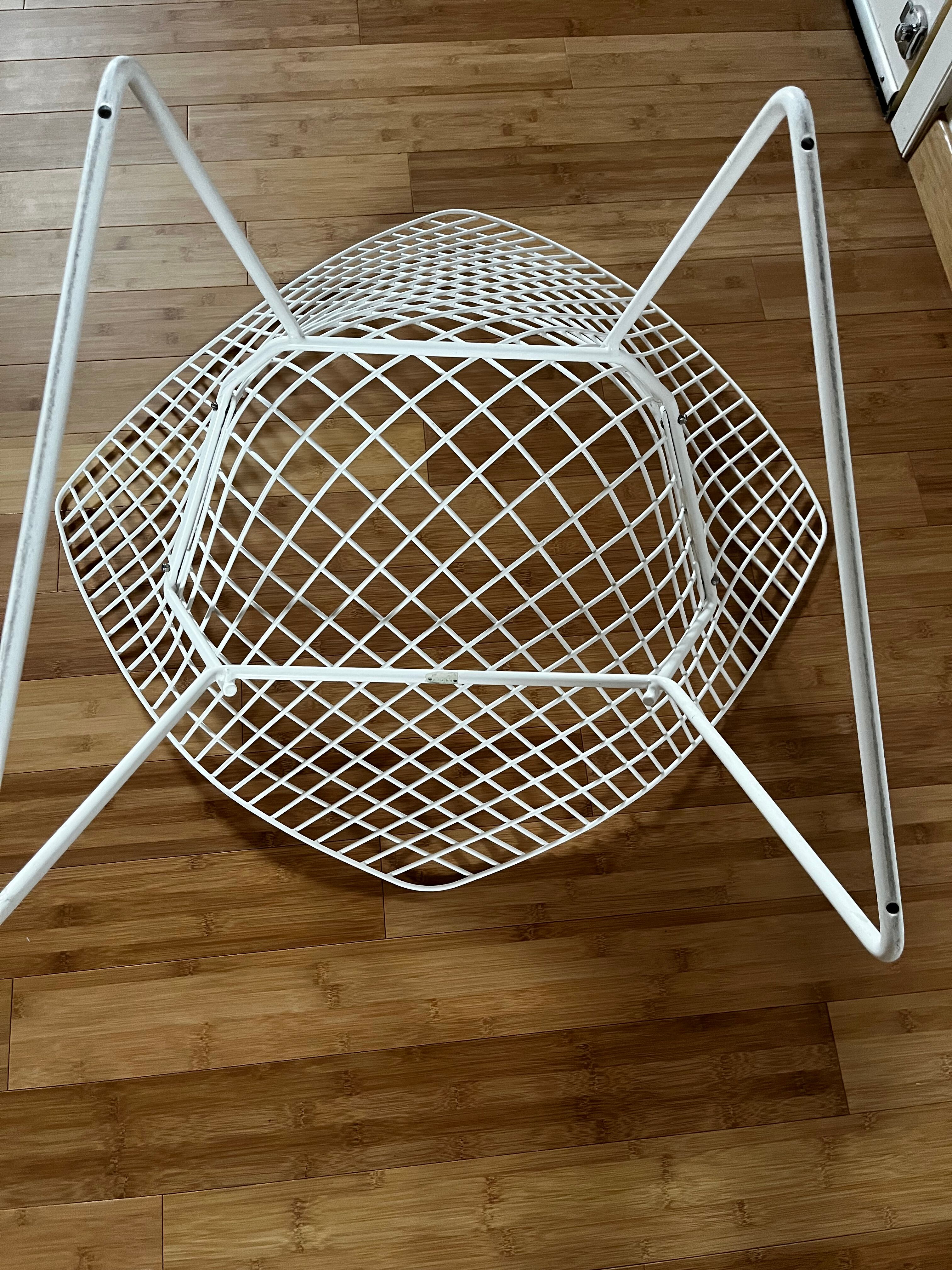 Harry Bertoia armchairs Diamond chairs diamond chairs