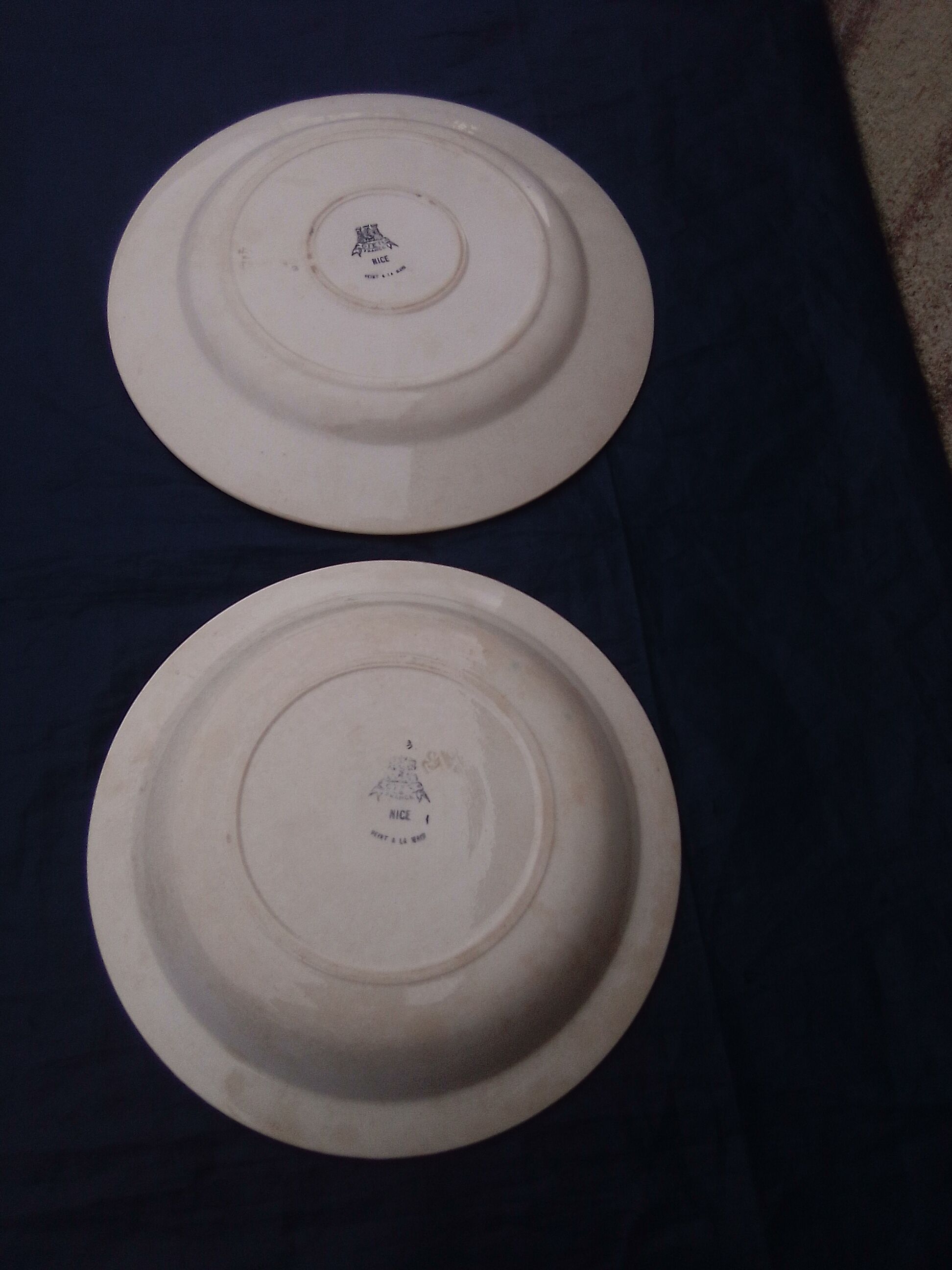 Hollow round dish and round dish in Gien earthenware nice model